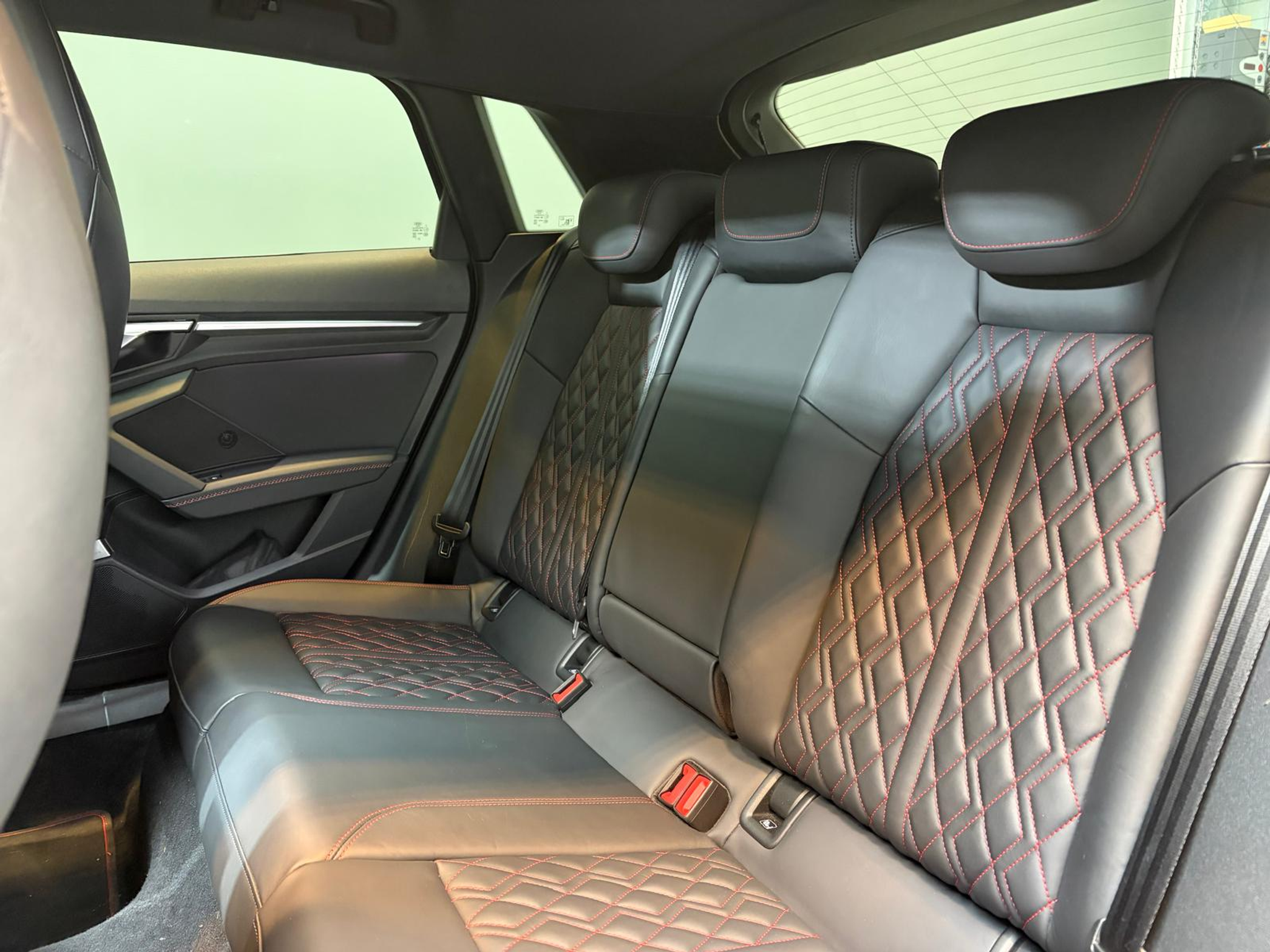 listing desktop thumbnail image 12