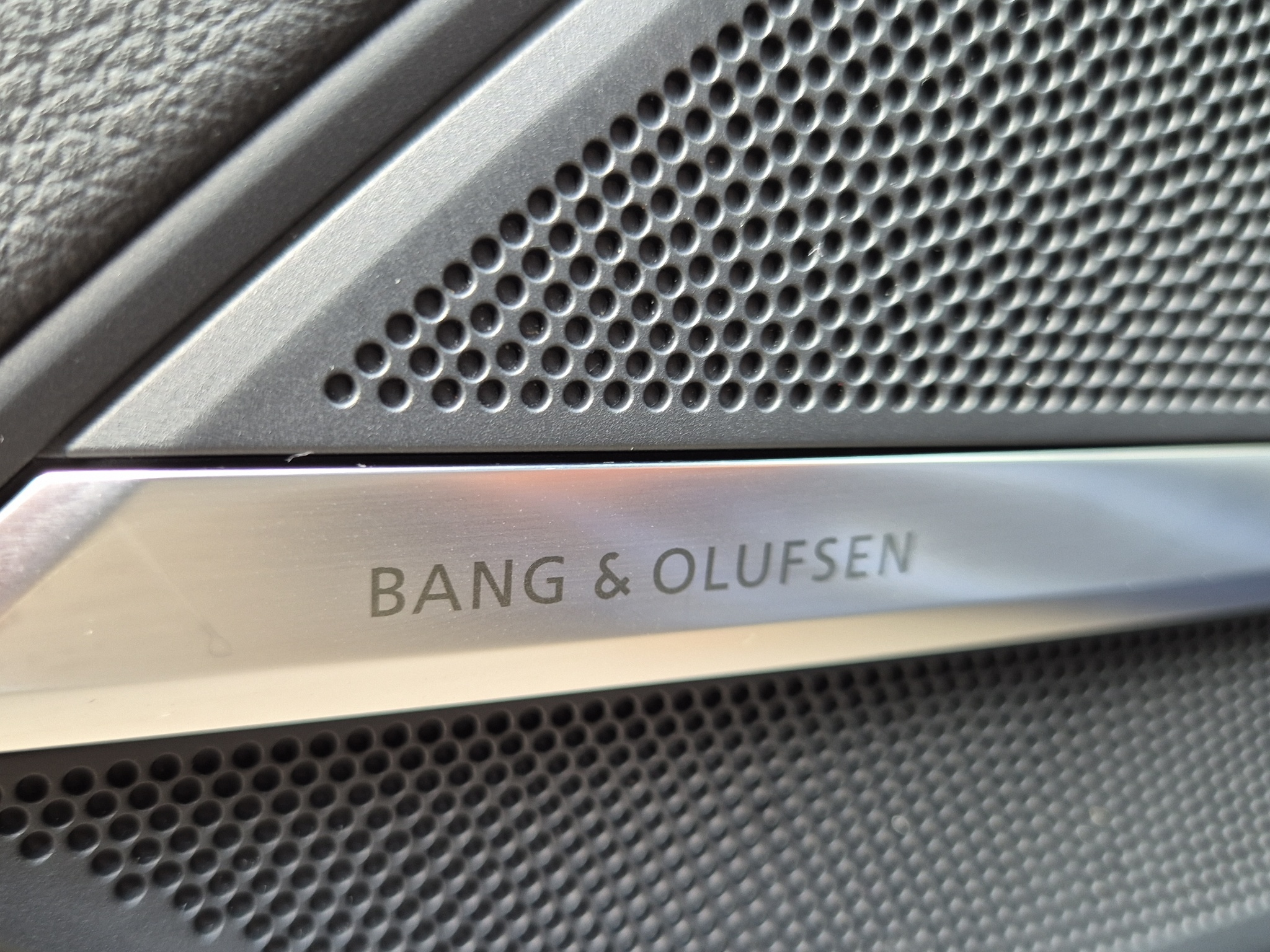 listing desktop thumbnail image 15