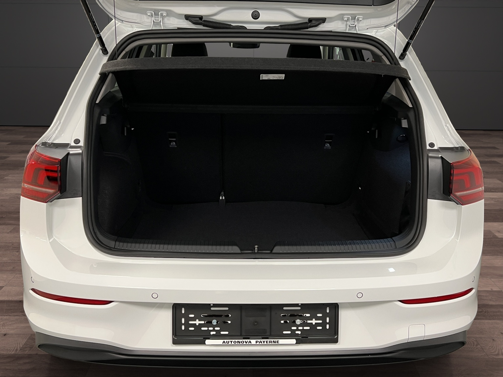 listing desktop thumbnail image 12