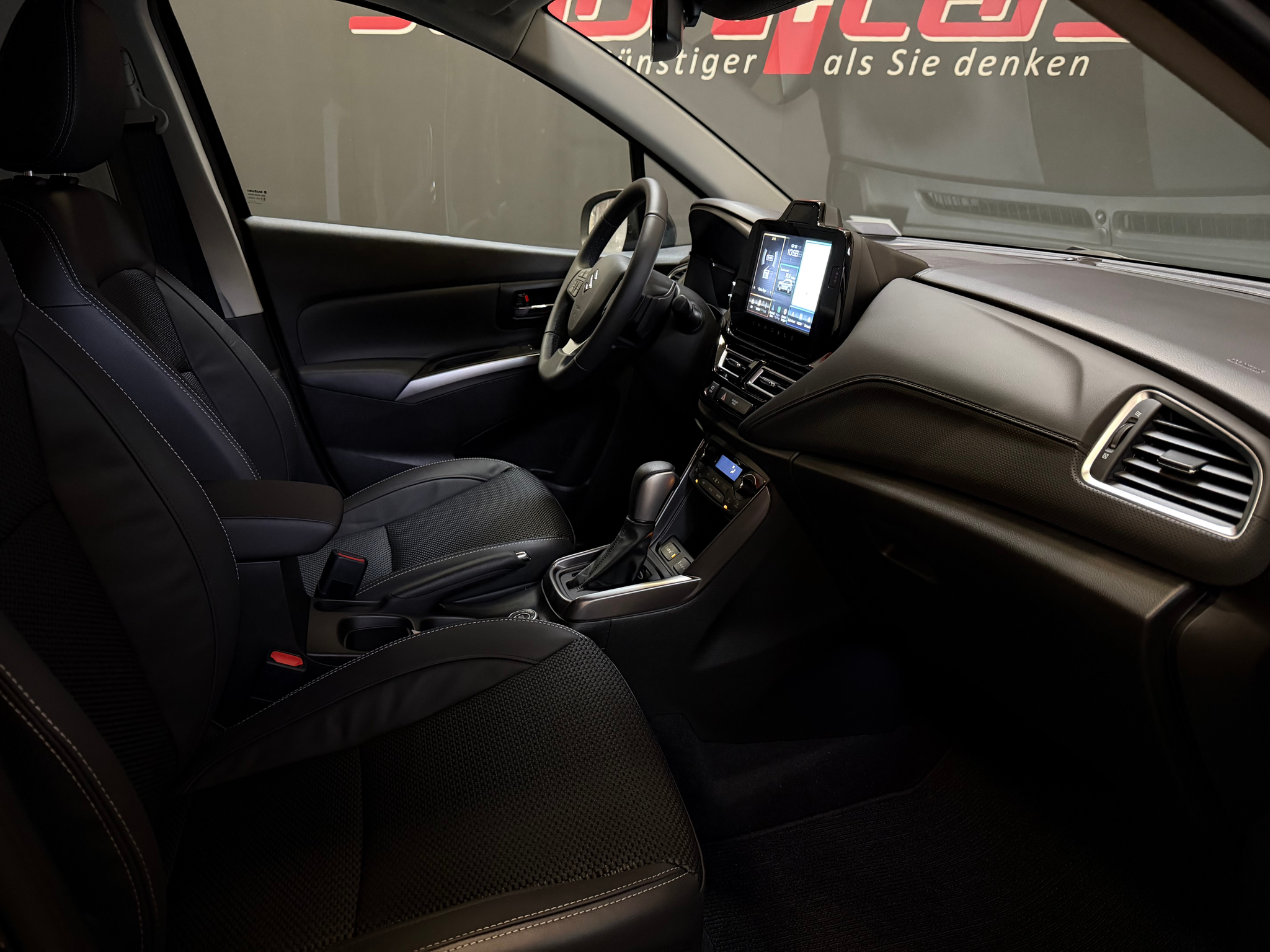 listing desktop thumbnail image 14