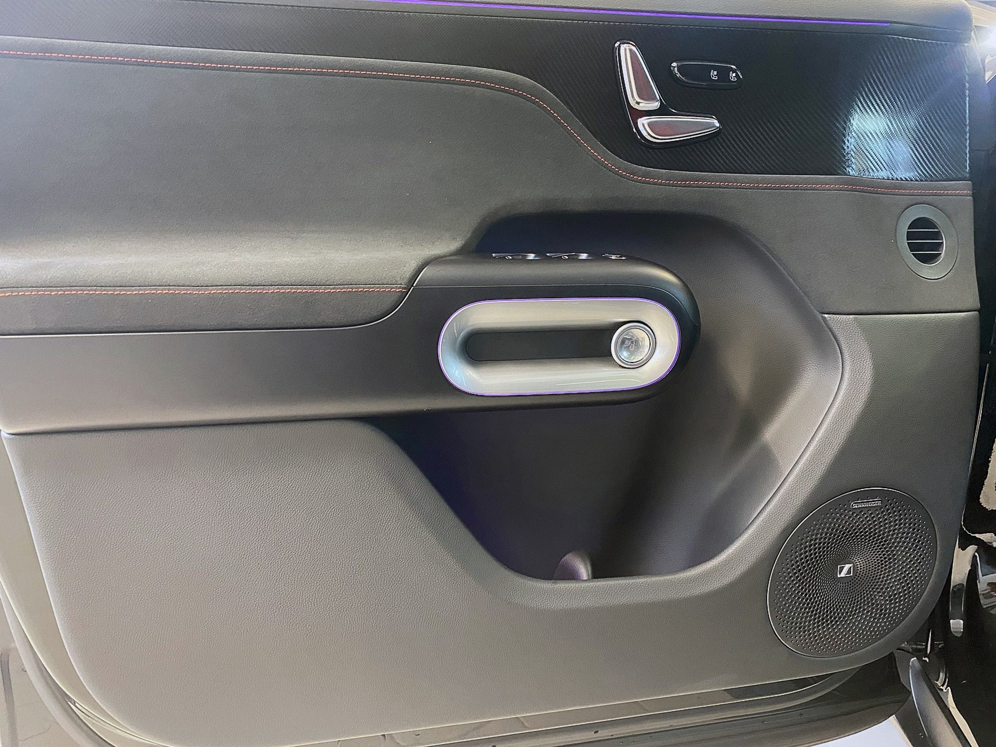 listing desktop thumbnail image 10