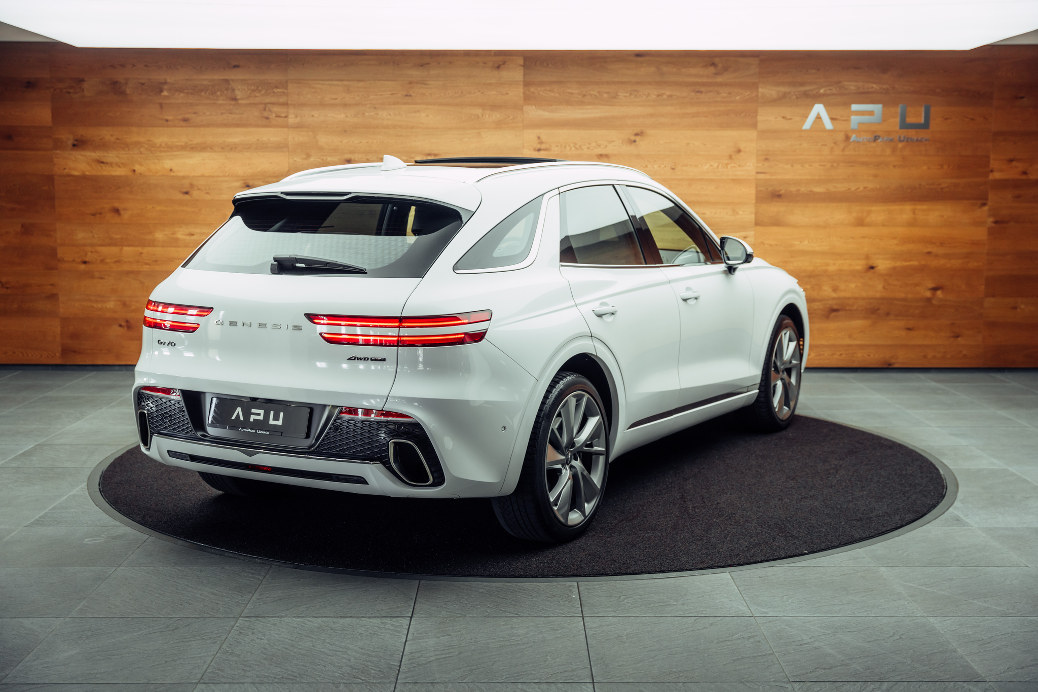 listing desktop thumbnail image 1