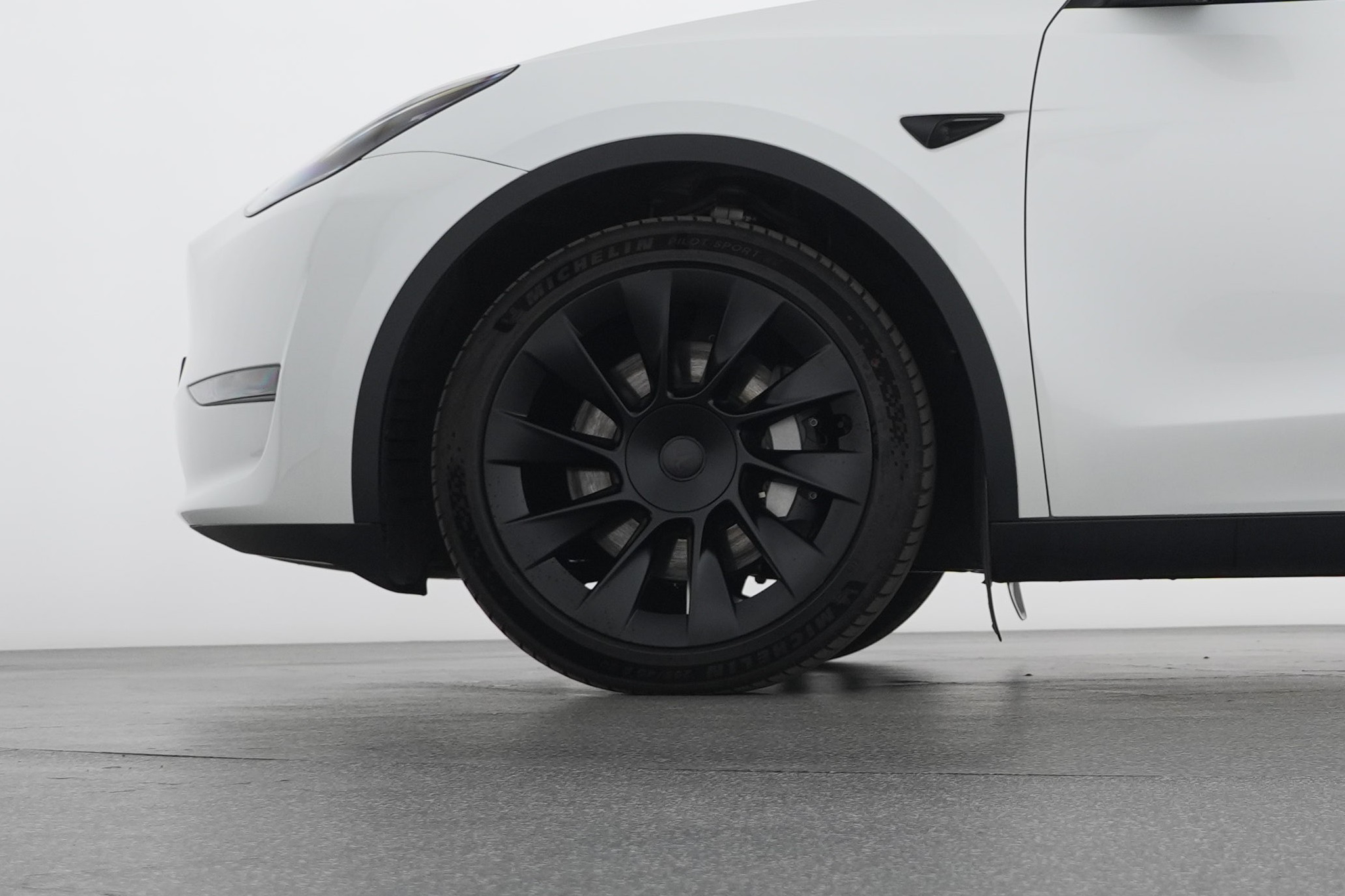 listing desktop thumbnail image 4