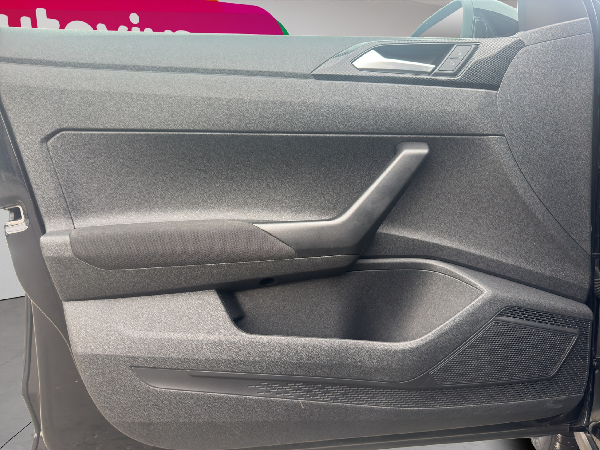 listing desktop thumbnail image 7