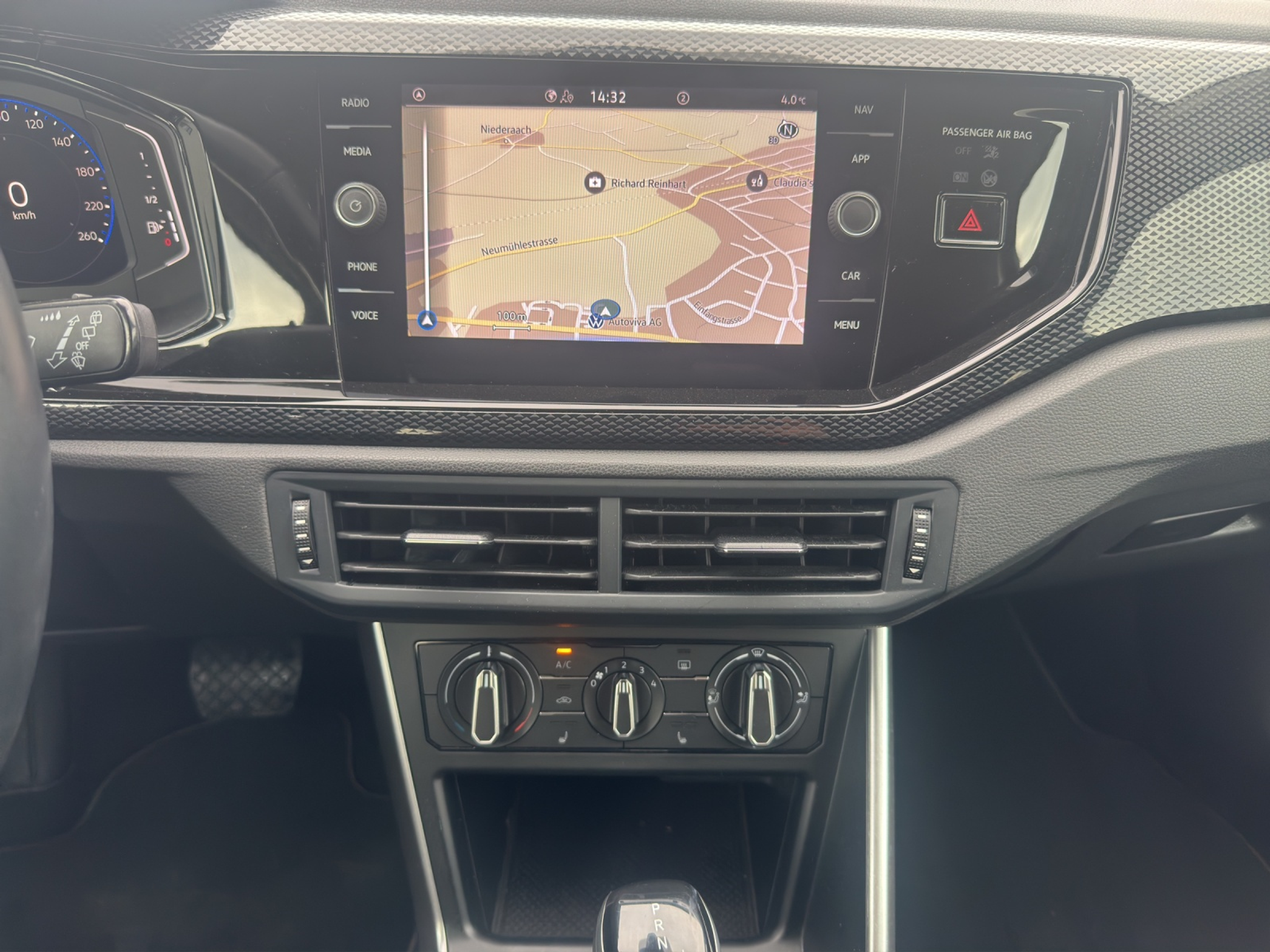 listing desktop thumbnail image 9