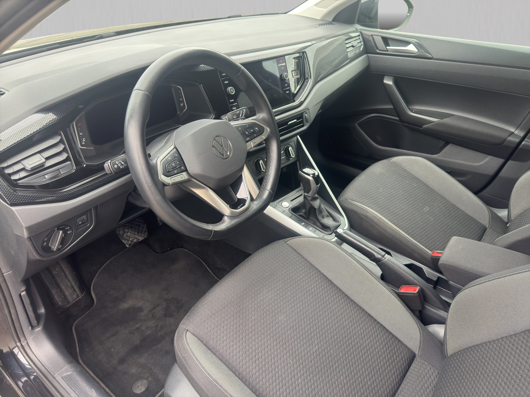 listing desktop thumbnail image 4