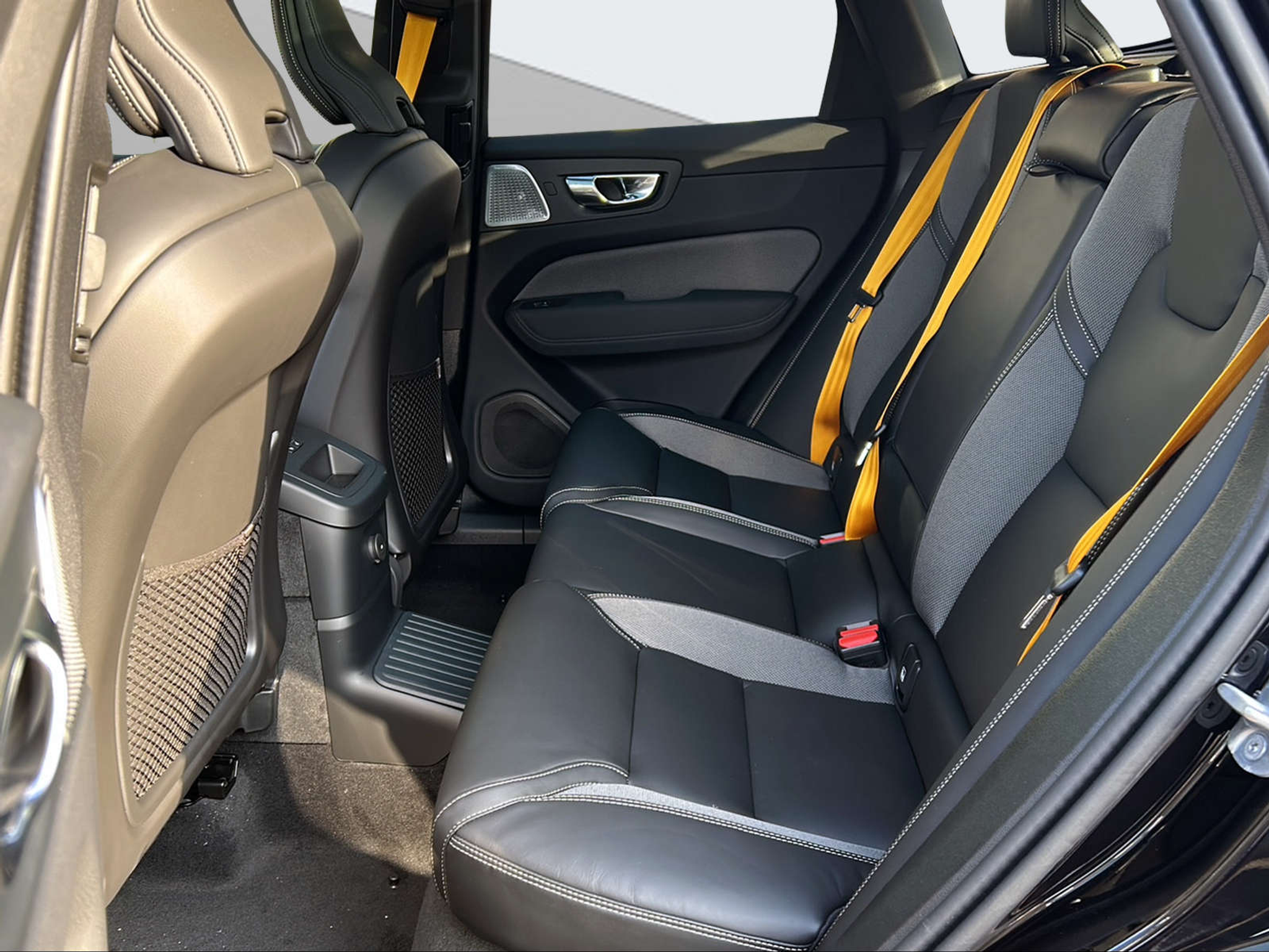 listing desktop thumbnail image 15