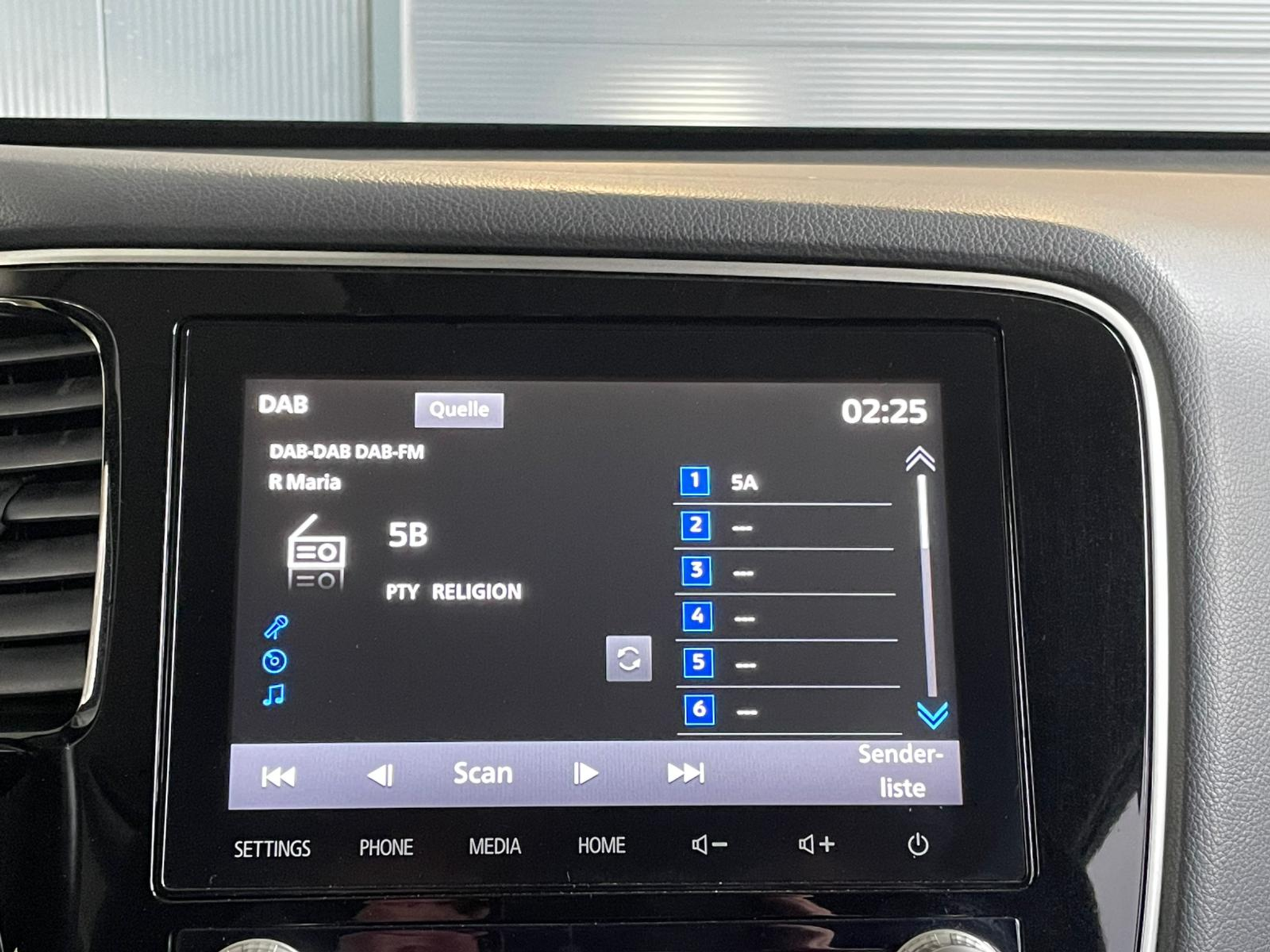 listing desktop thumbnail image 14