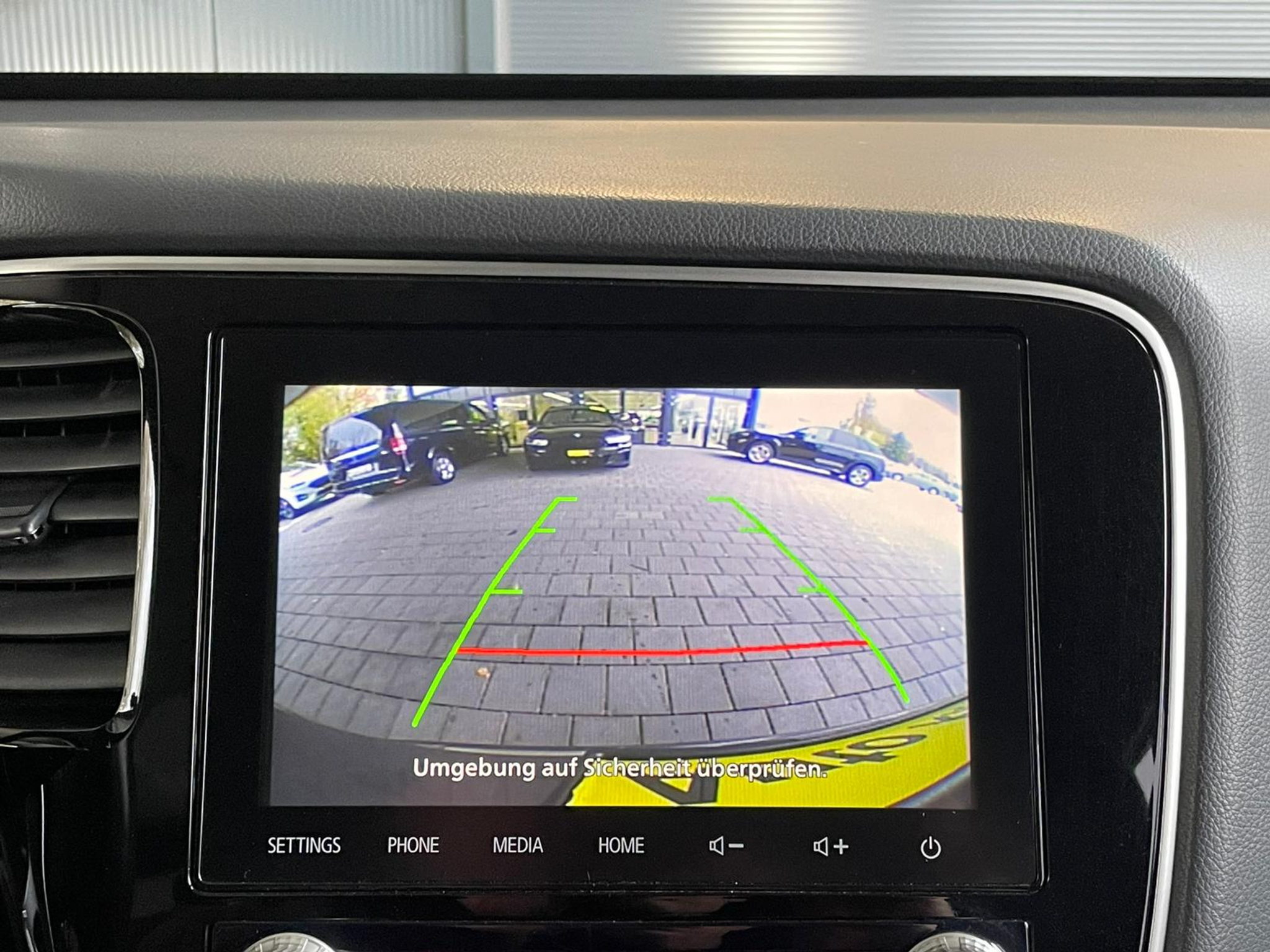 listing desktop thumbnail image 13