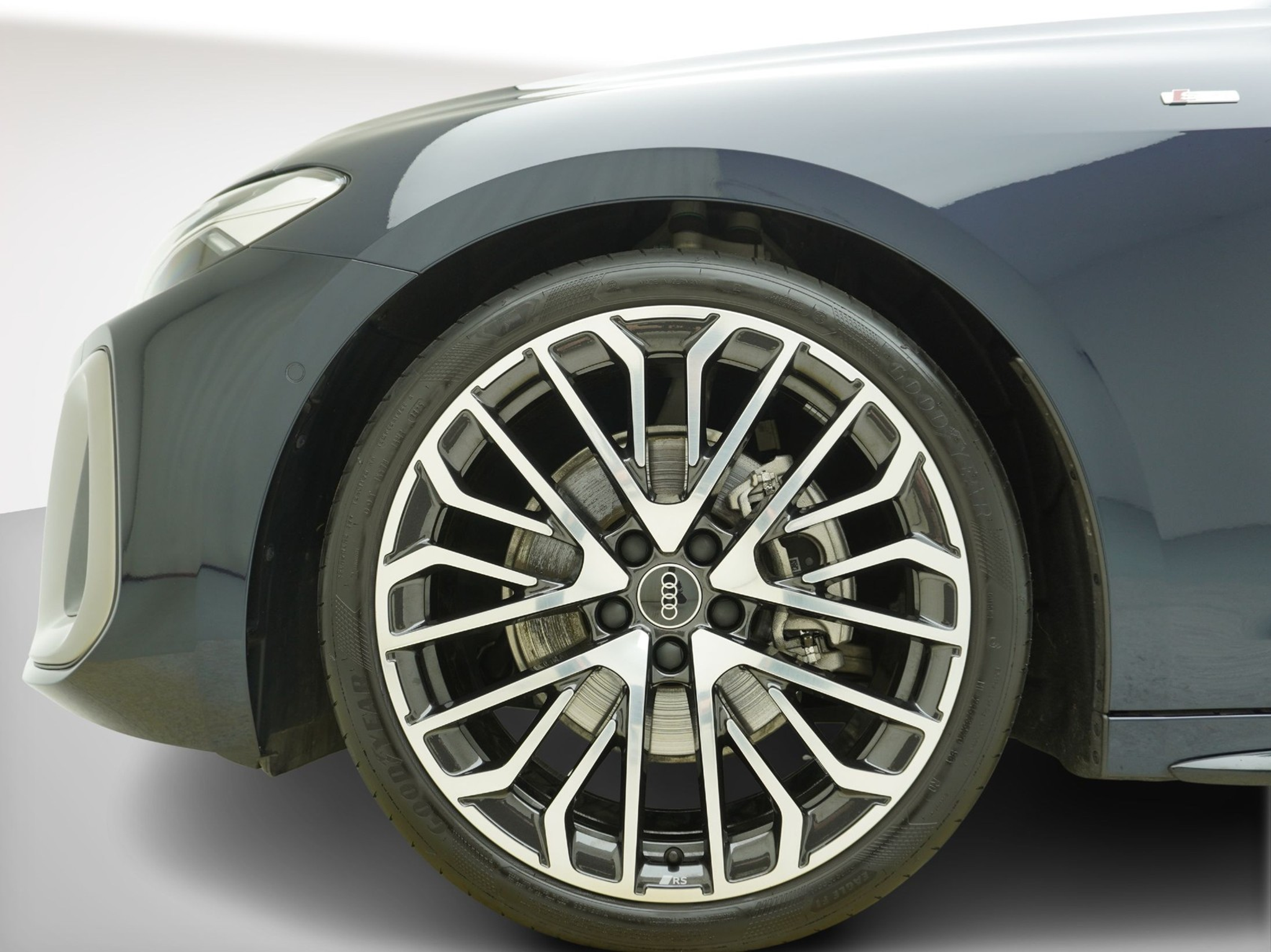 listing desktop thumbnail image 6