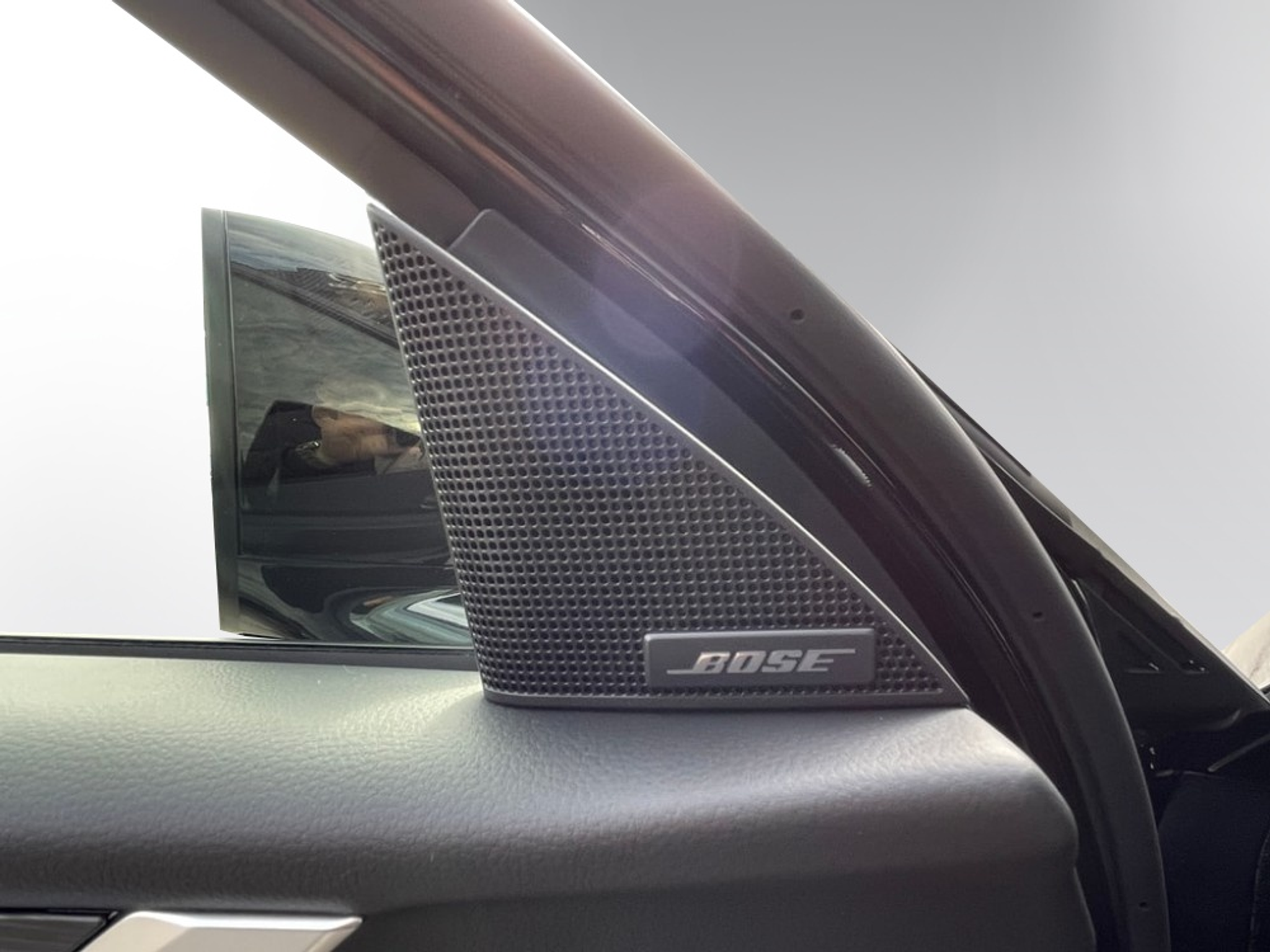 listing desktop thumbnail image 12