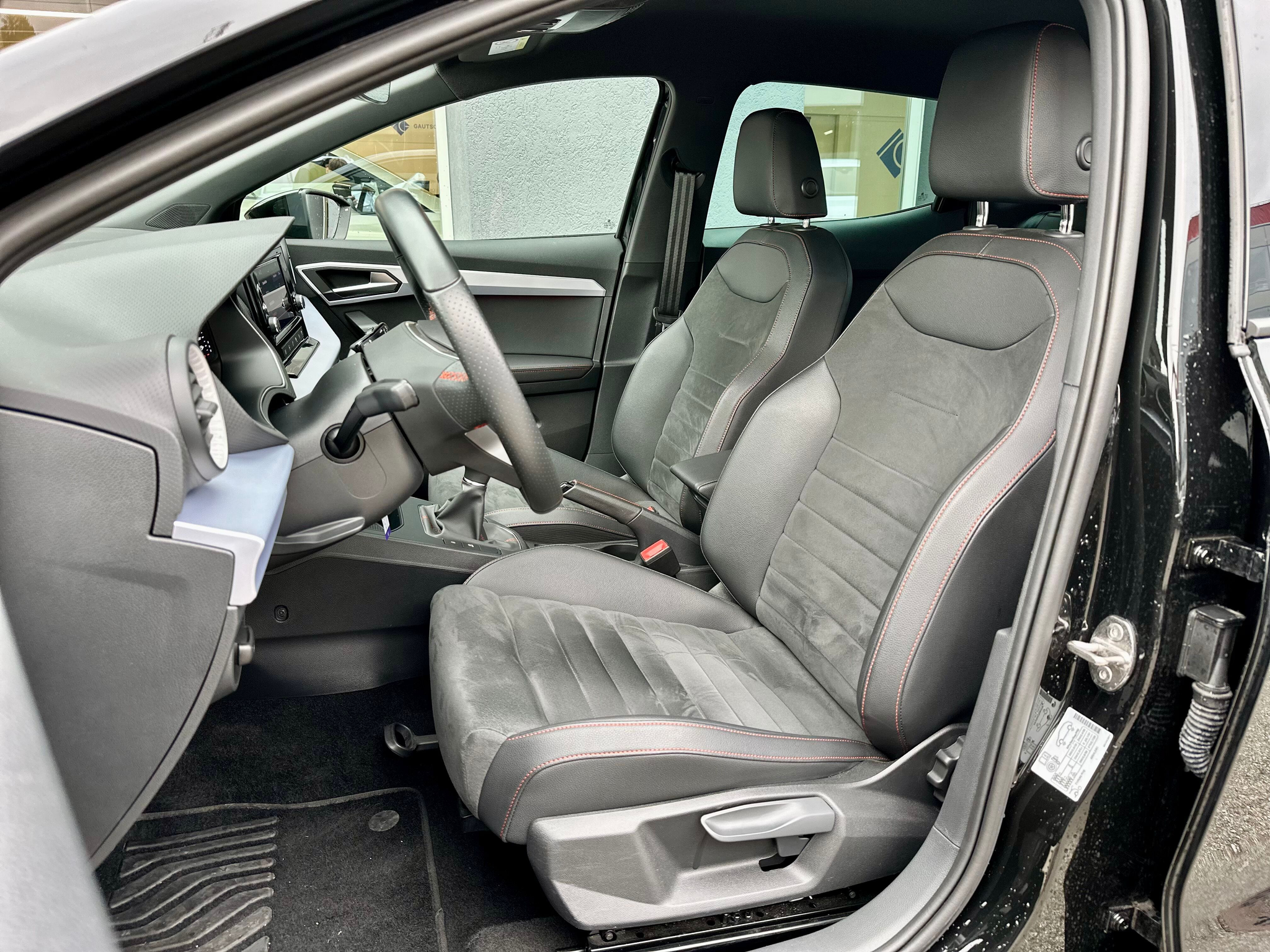 listing desktop thumbnail image 5