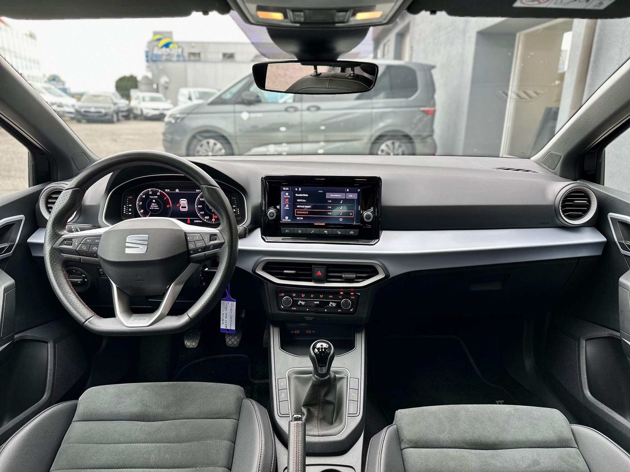 listing desktop thumbnail image 7