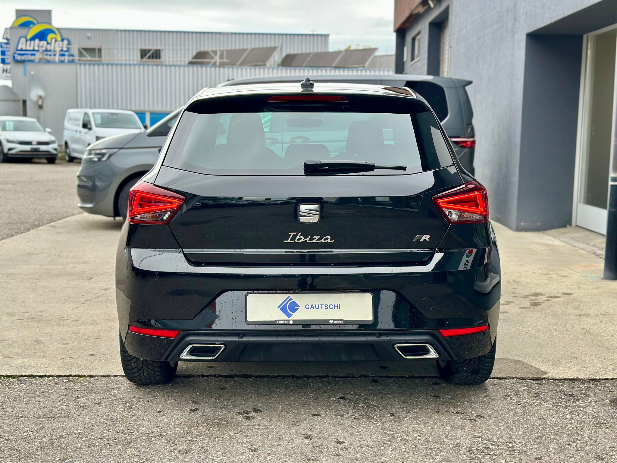 listing desktop thumbnail image 4