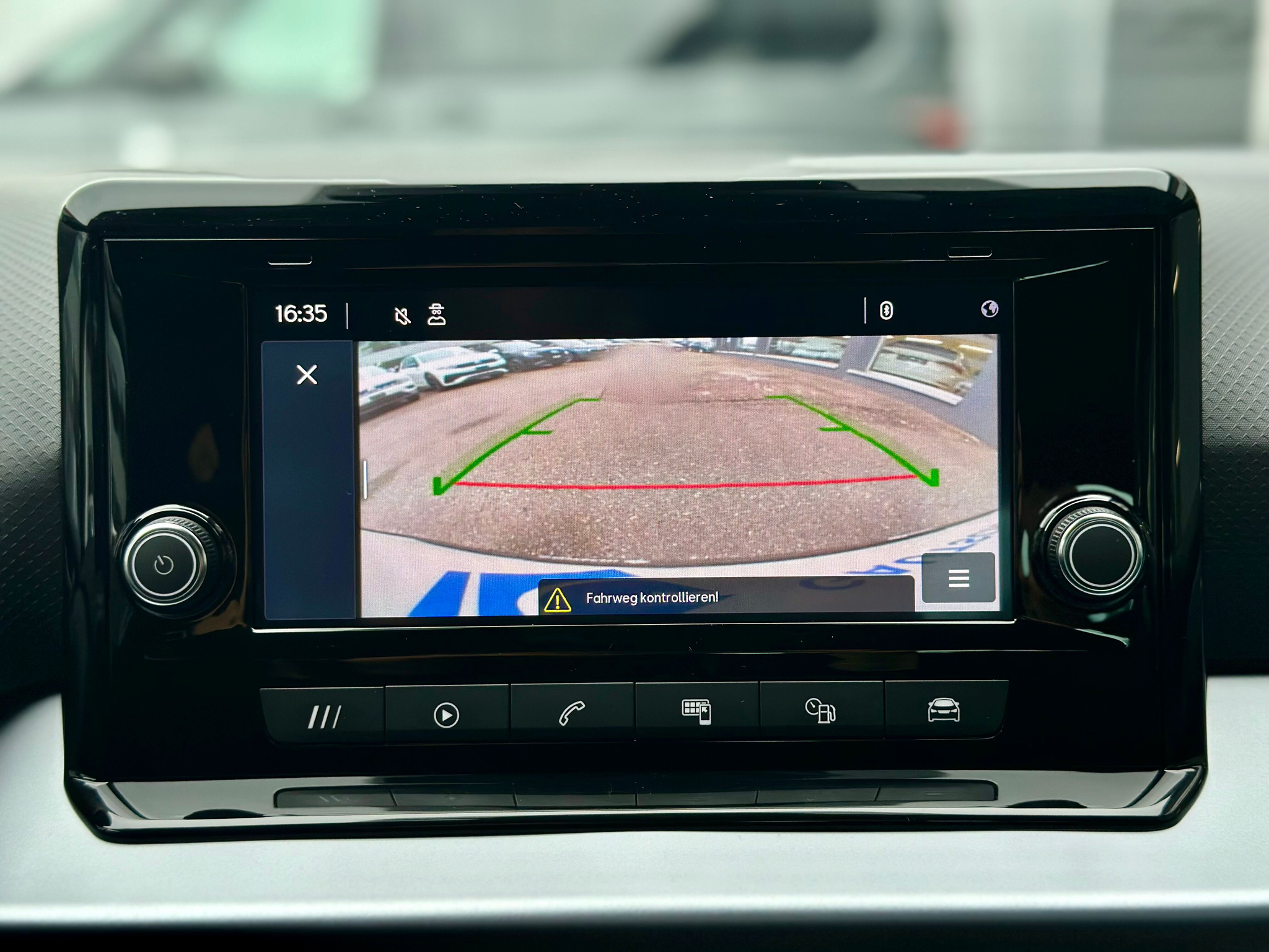 listing desktop thumbnail image 13