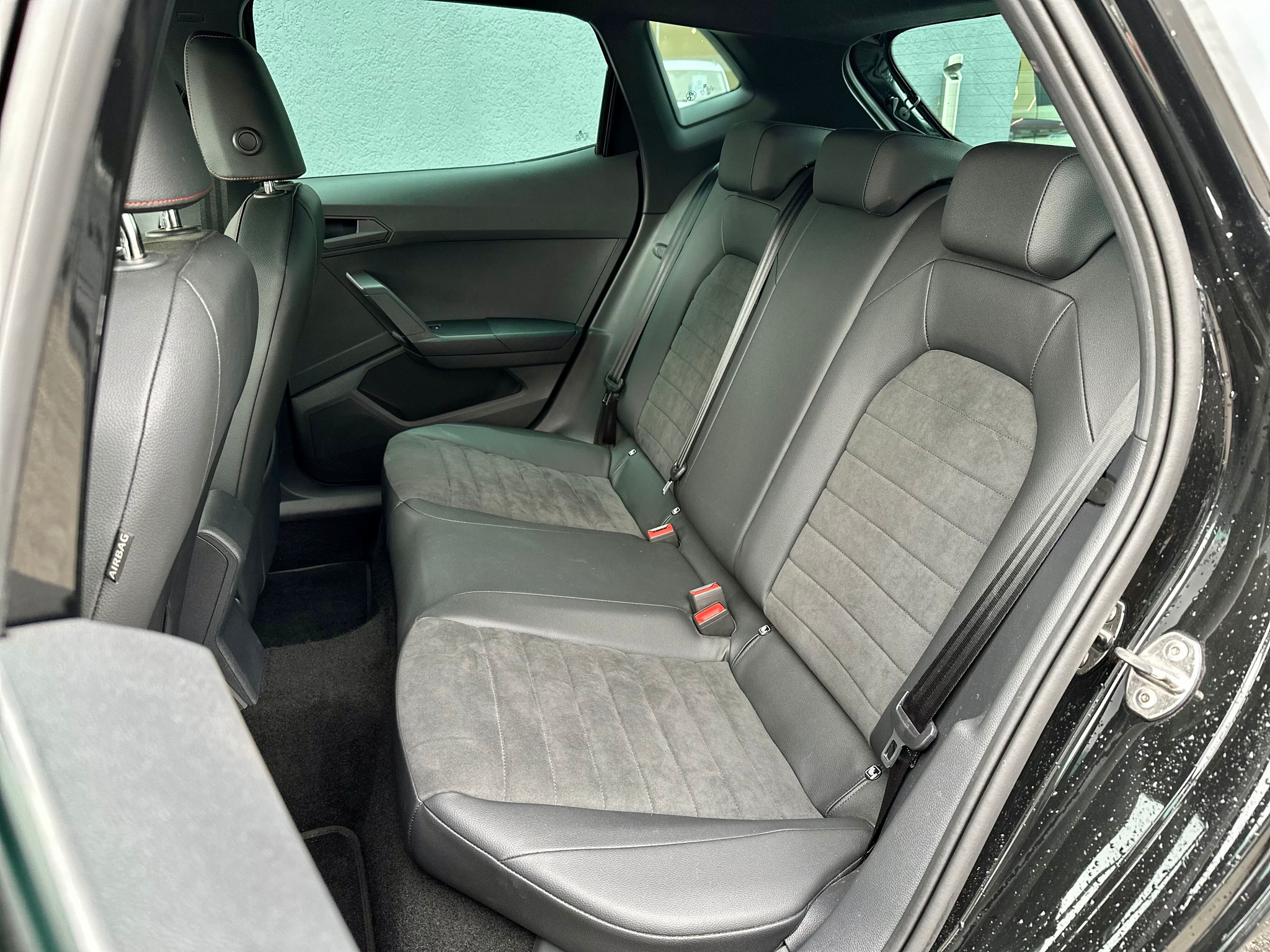 listing desktop thumbnail image 9