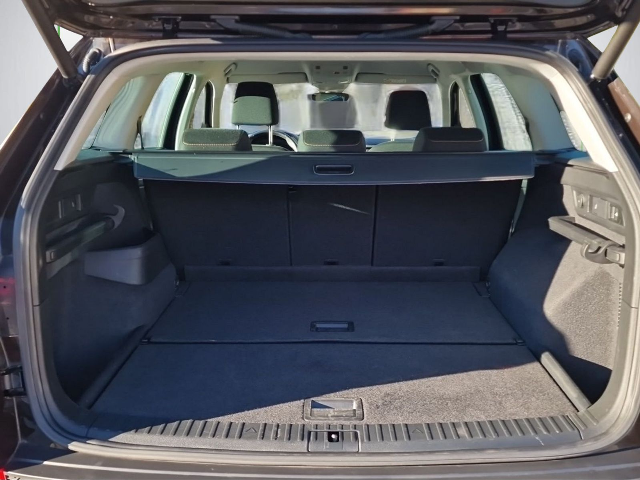 listing desktop thumbnail image 11