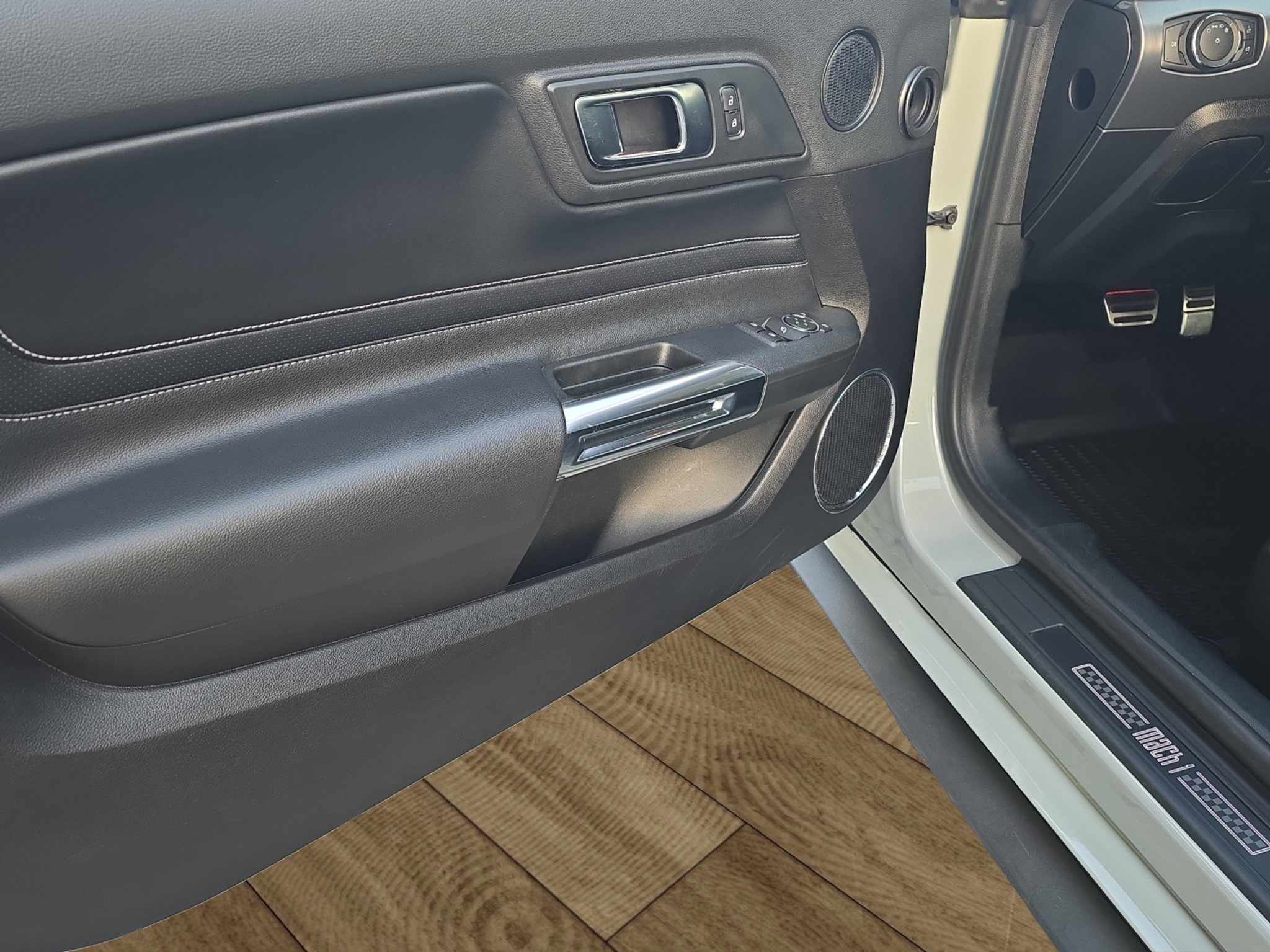 listing desktop thumbnail image 19