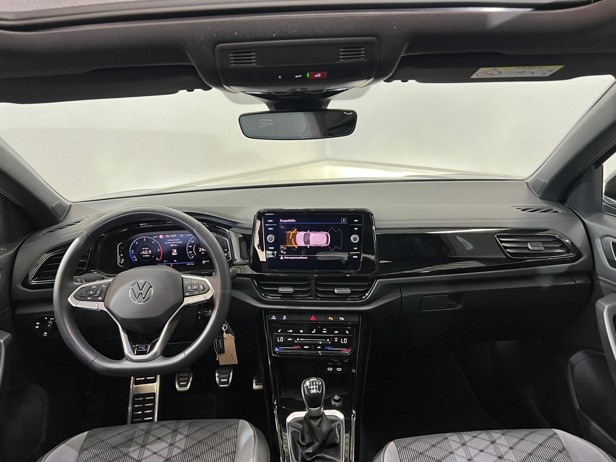 listing desktop thumbnail image 7