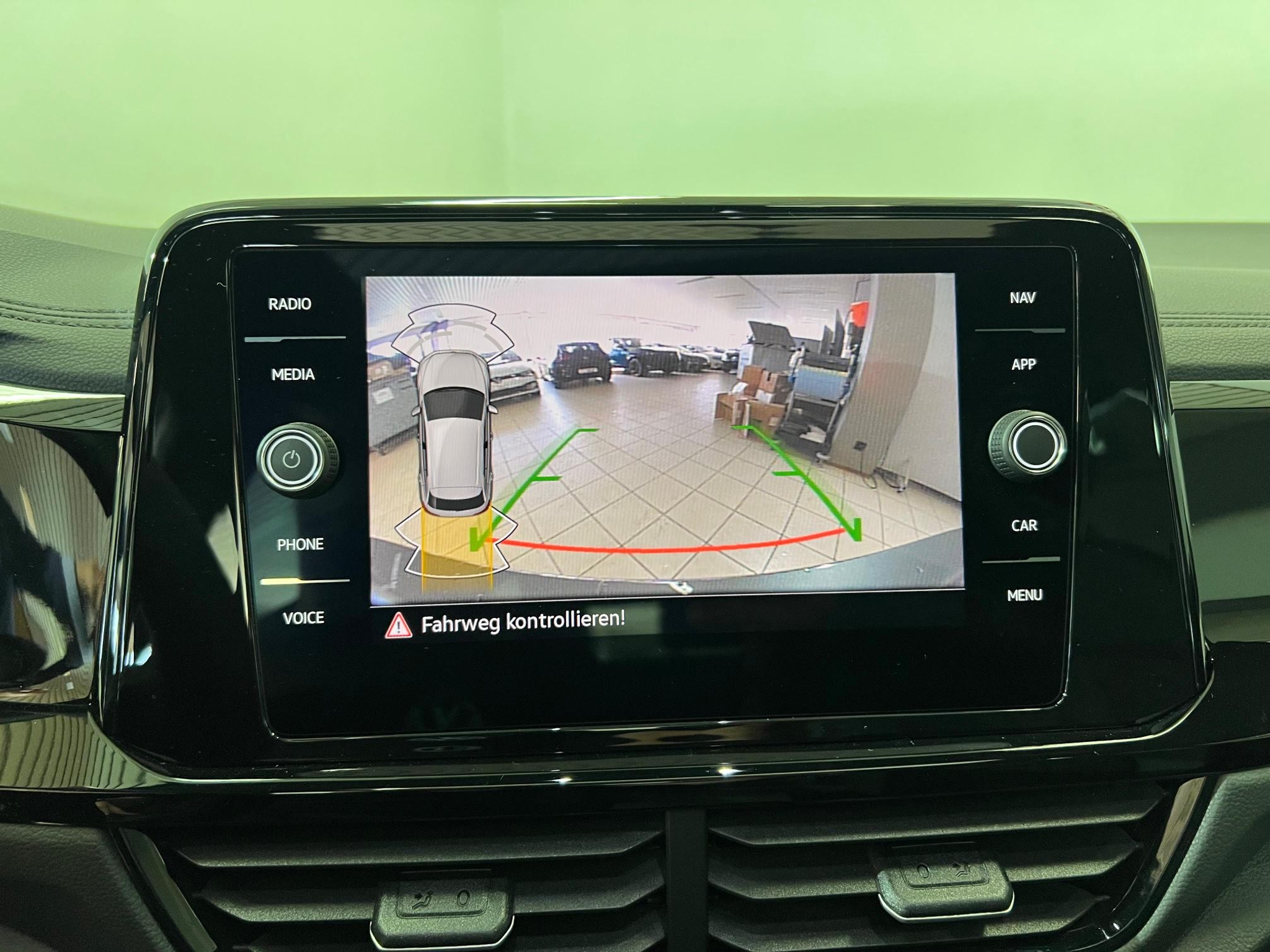 listing desktop thumbnail image 12