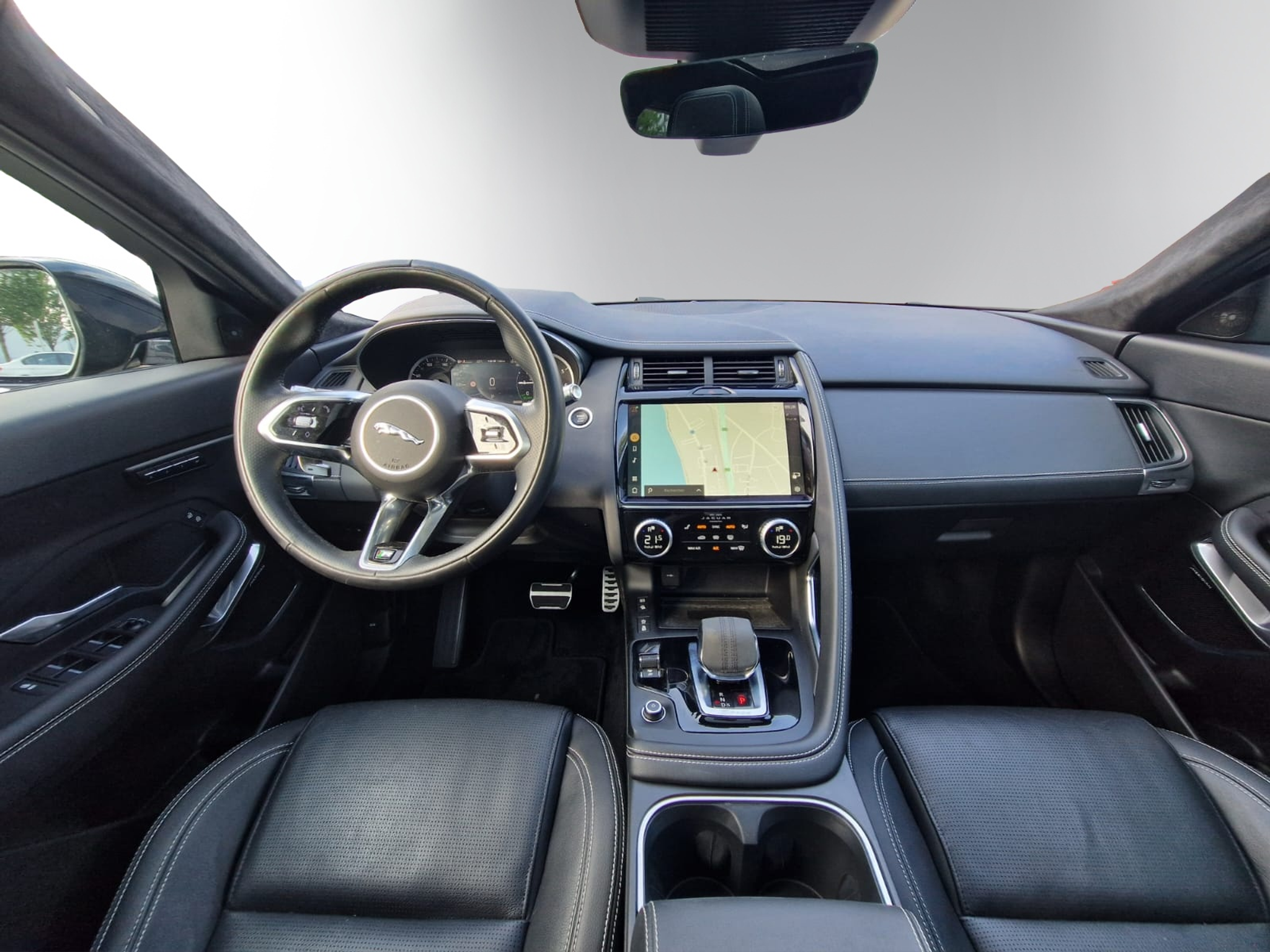 listing desktop thumbnail image 3