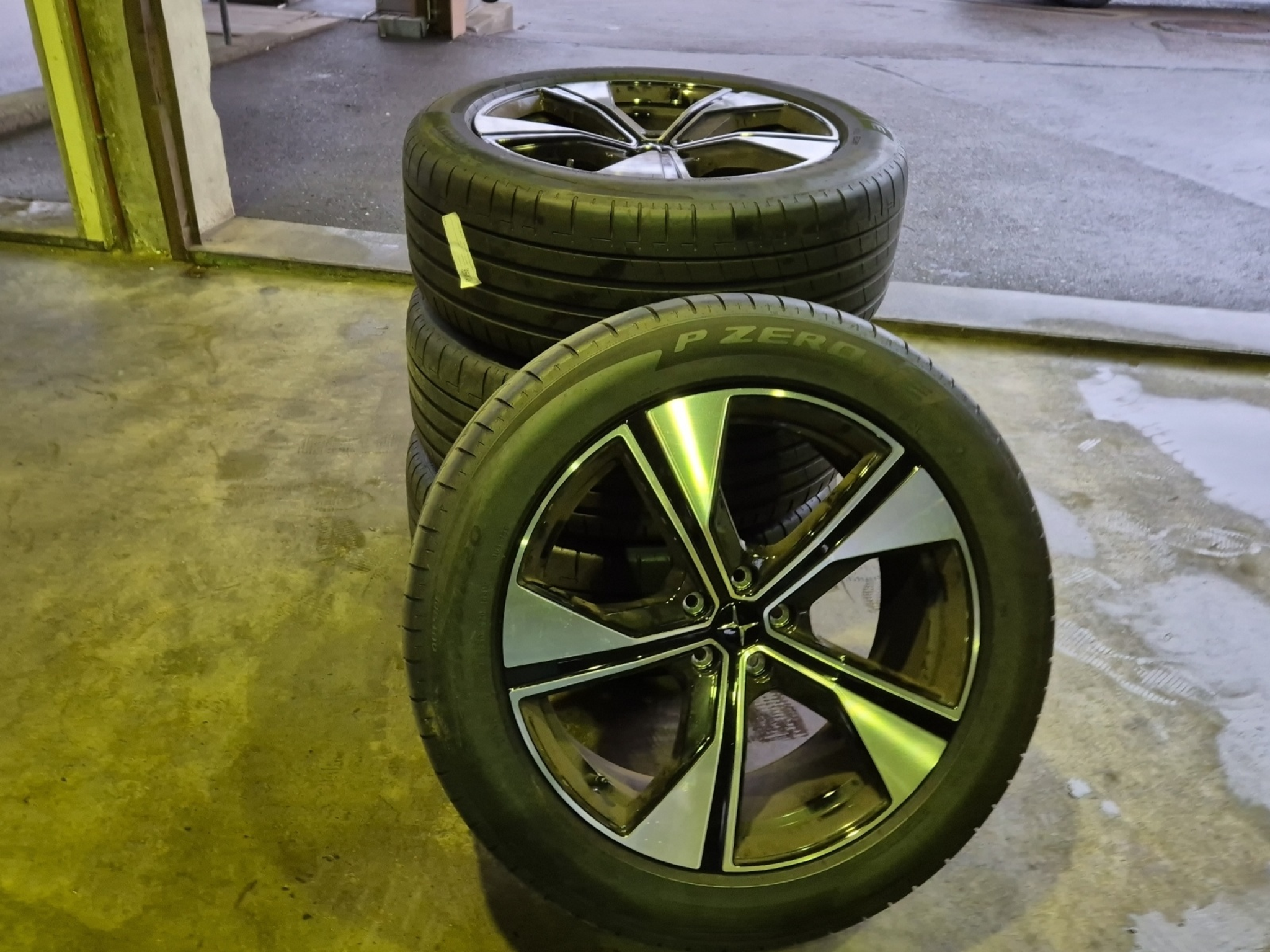 listing desktop thumbnail image 22