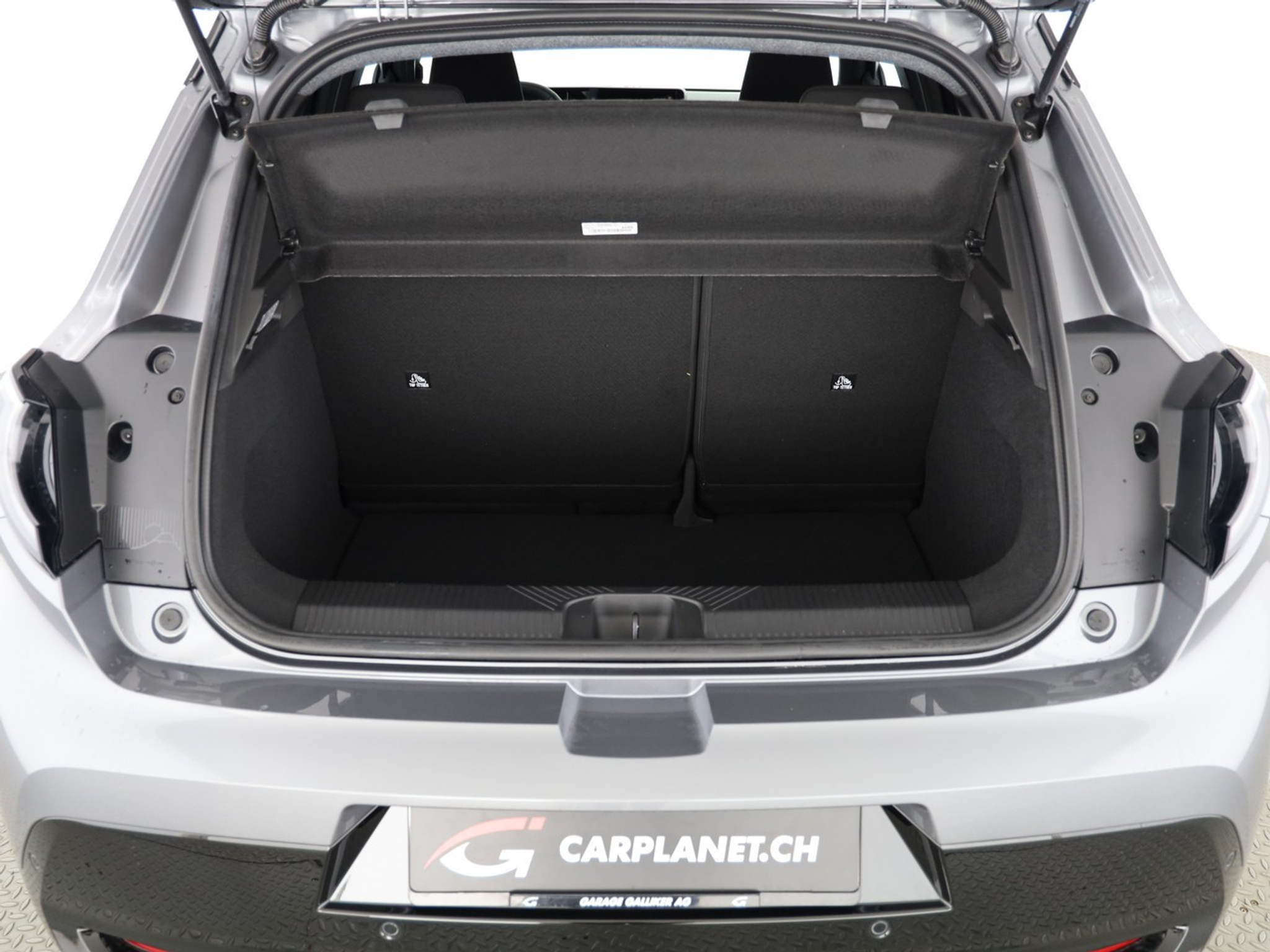 listing desktop thumbnail image 8