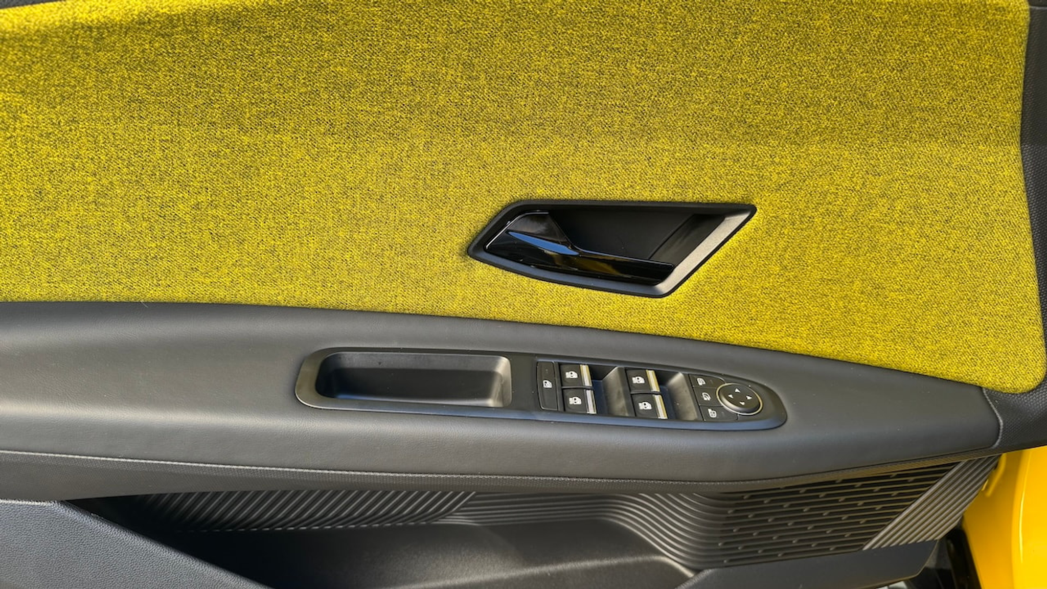 listing desktop thumbnail image 31