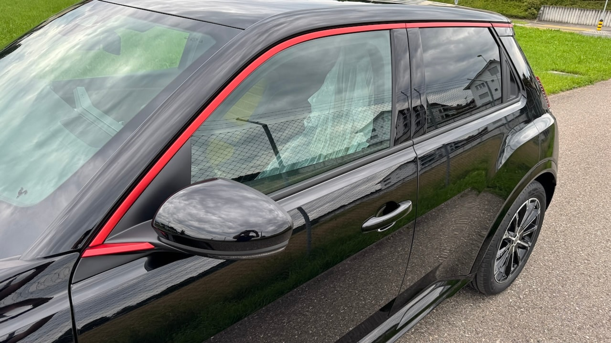 listing desktop thumbnail image 16