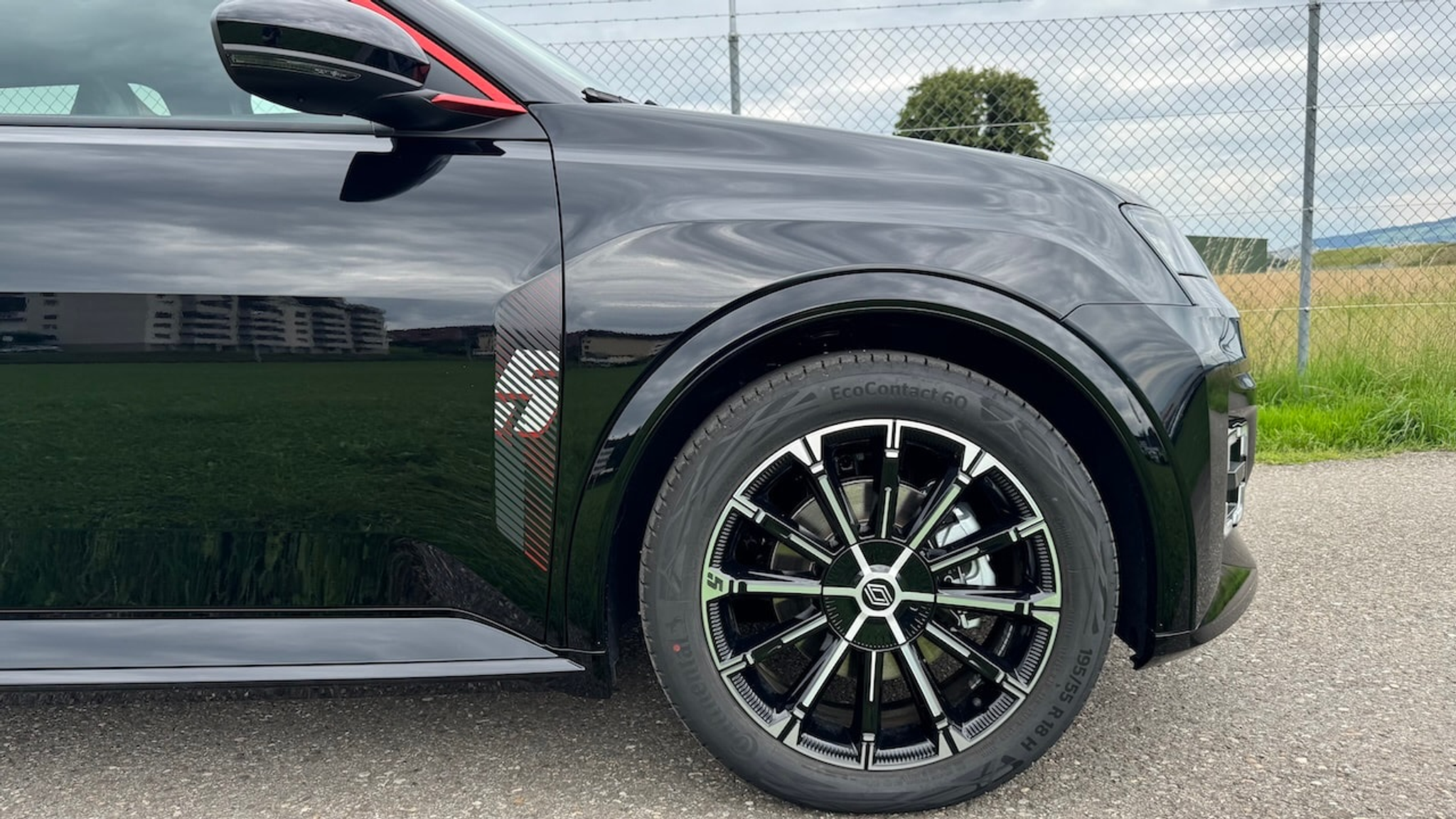 listing desktop thumbnail image 14