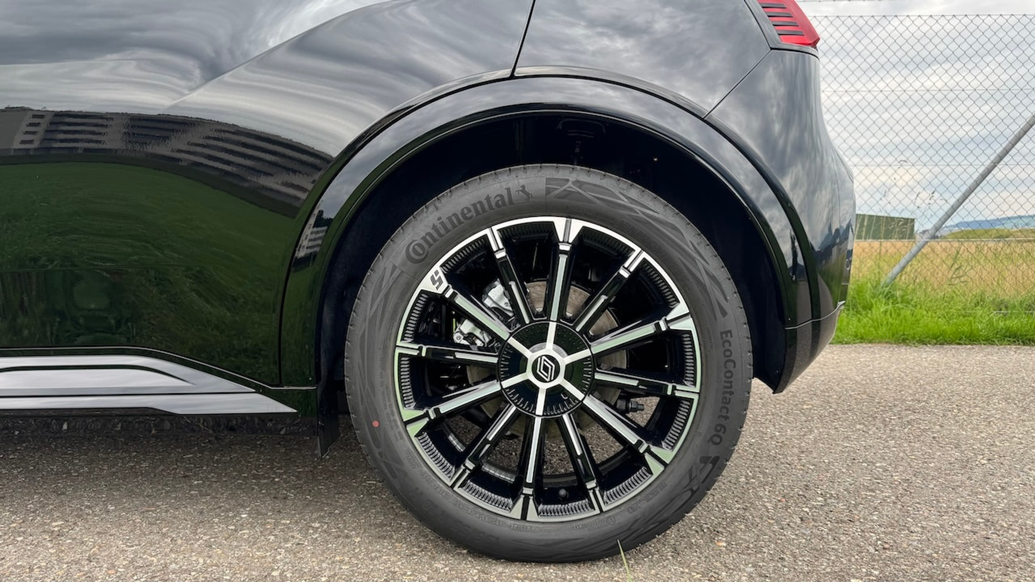 listing desktop thumbnail image 10