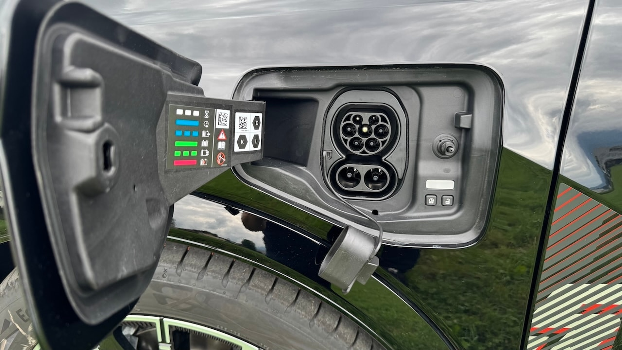 listing desktop thumbnail image 11