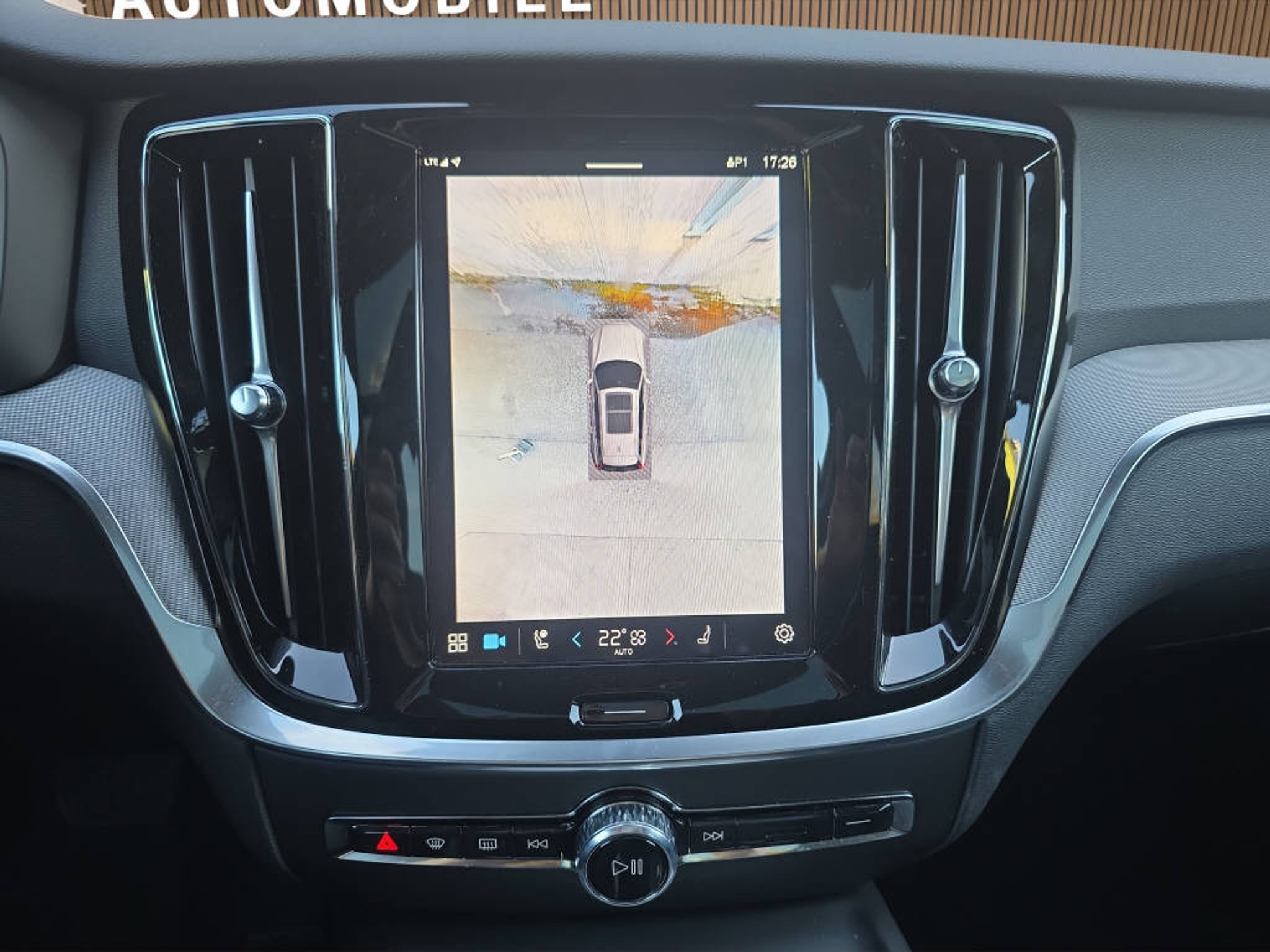 listing desktop thumbnail image 14