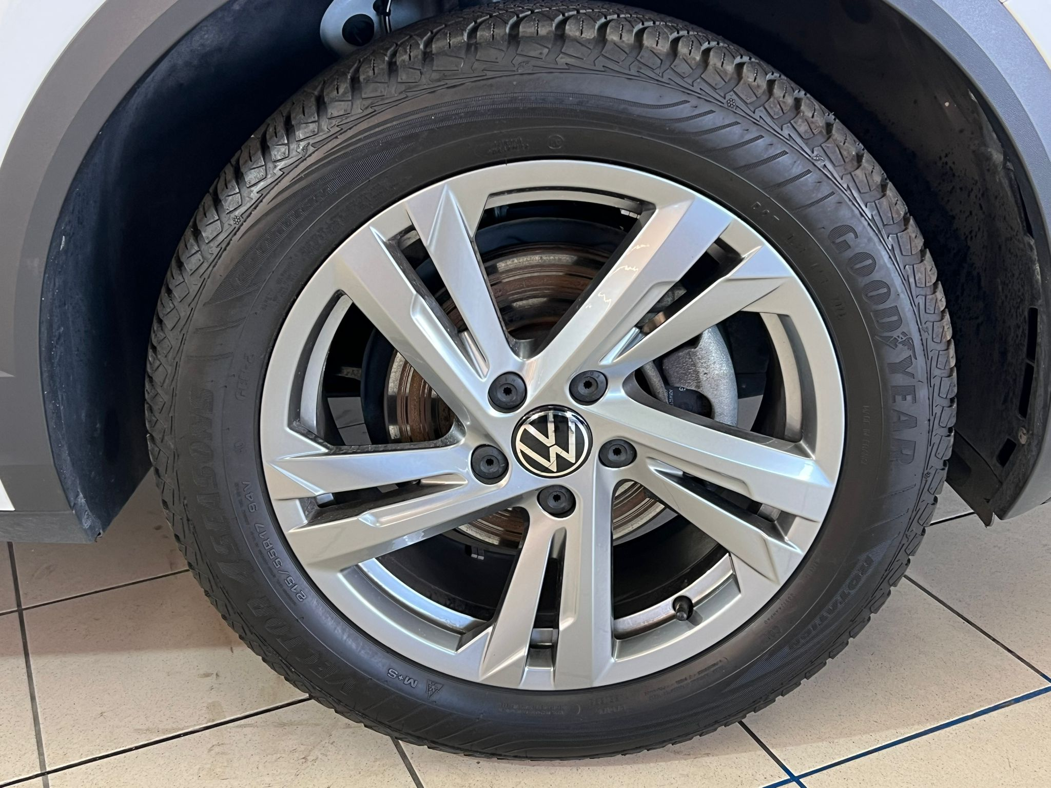 listing desktop thumbnail image 3