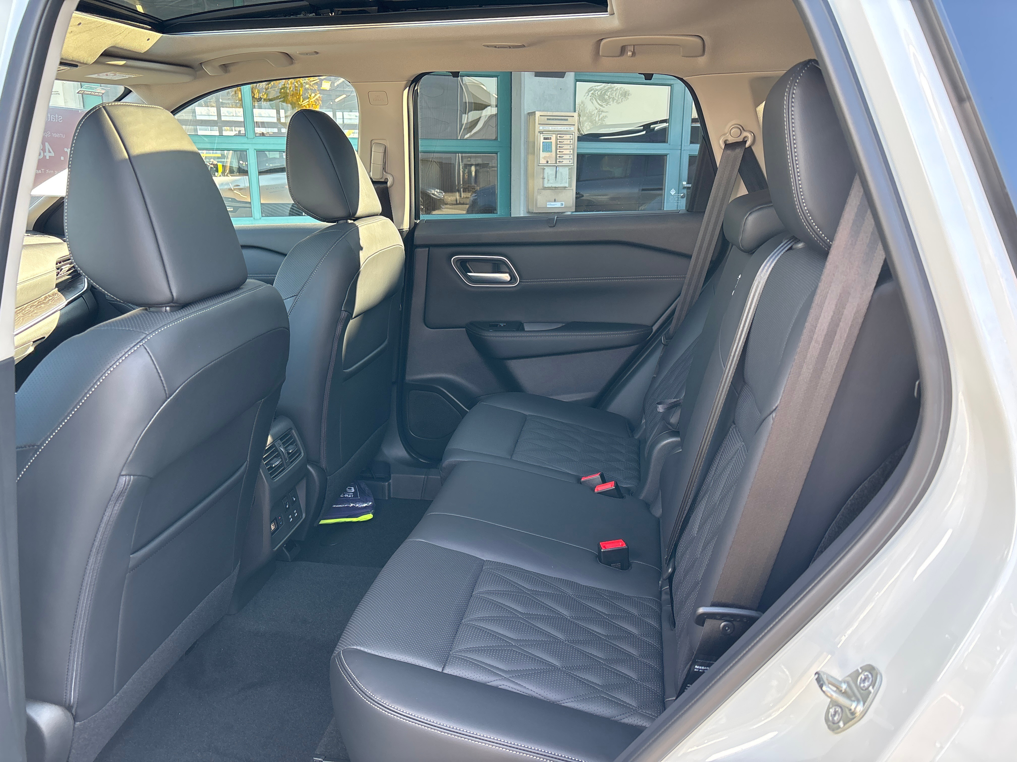 listing desktop thumbnail image 15