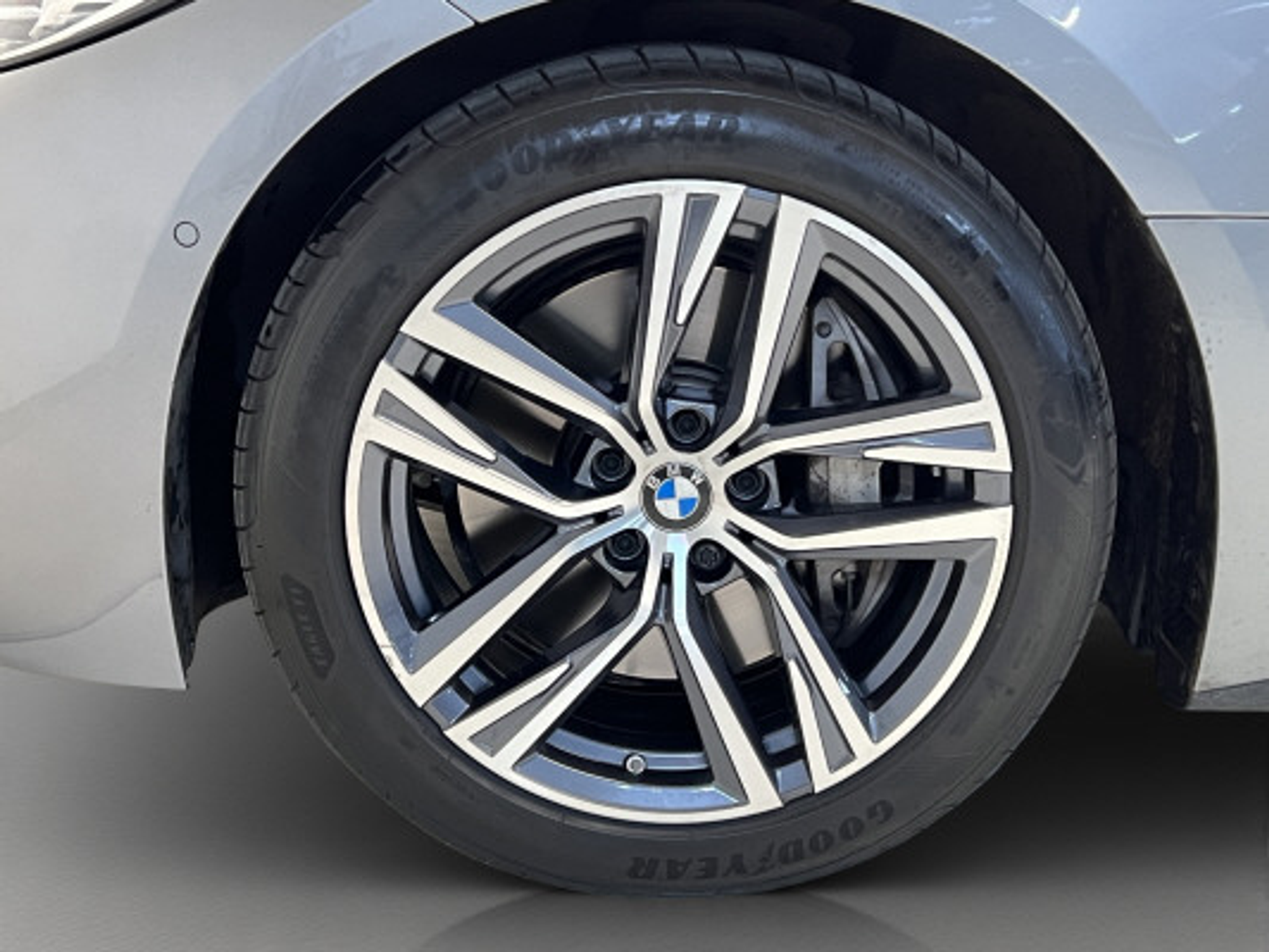 listing desktop thumbnail image 7