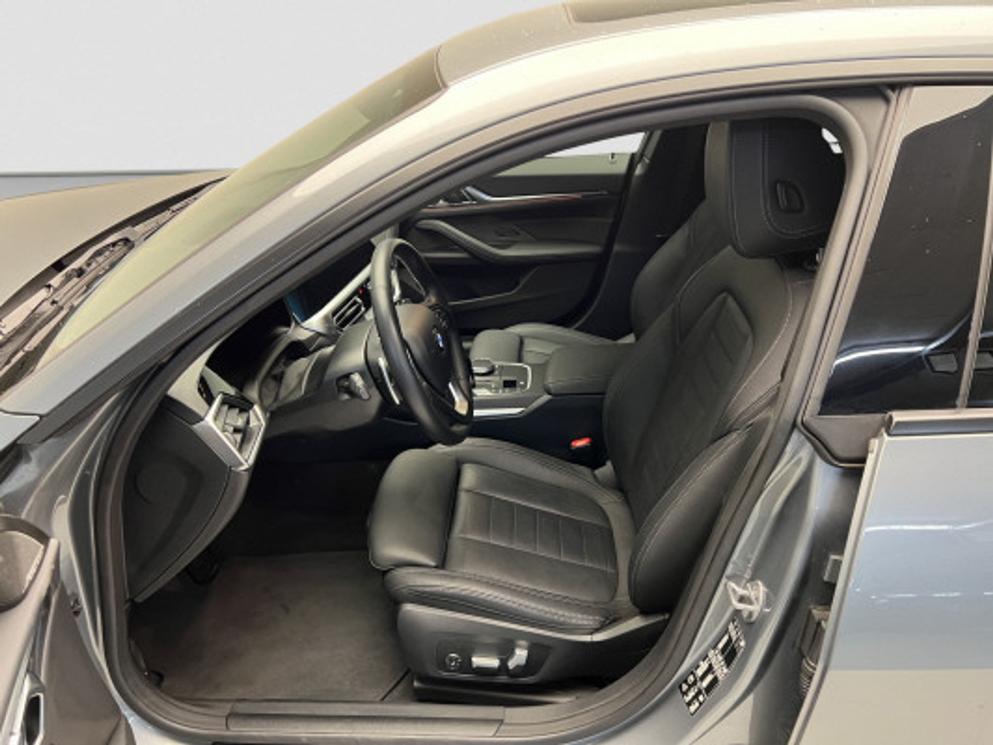 listing desktop thumbnail image 8