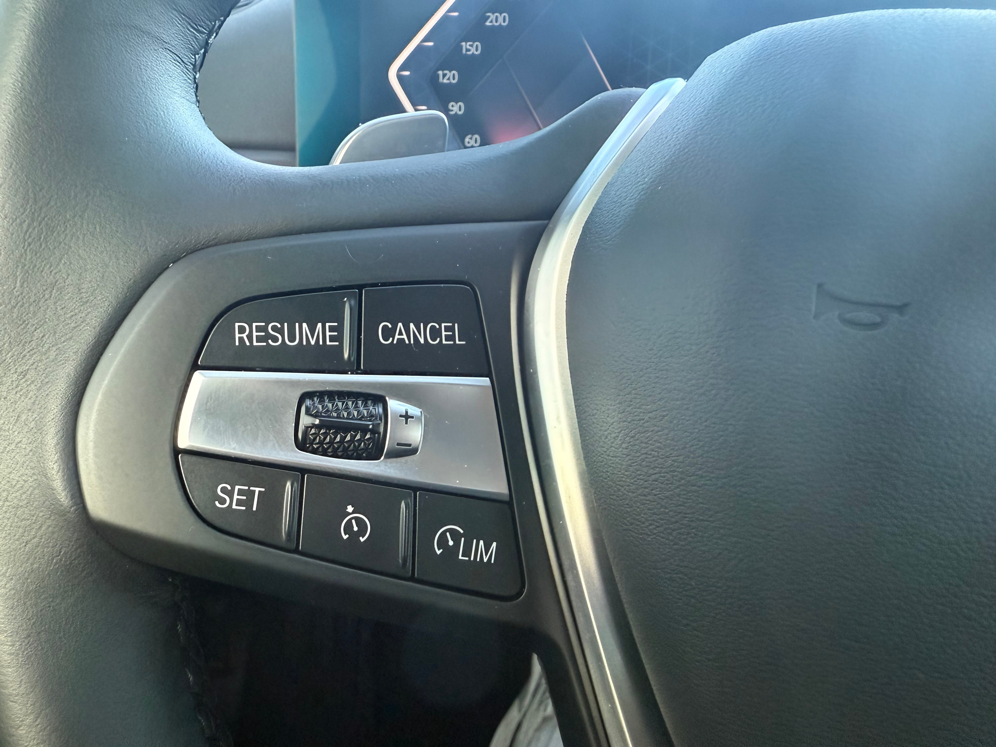 listing desktop thumbnail image 16