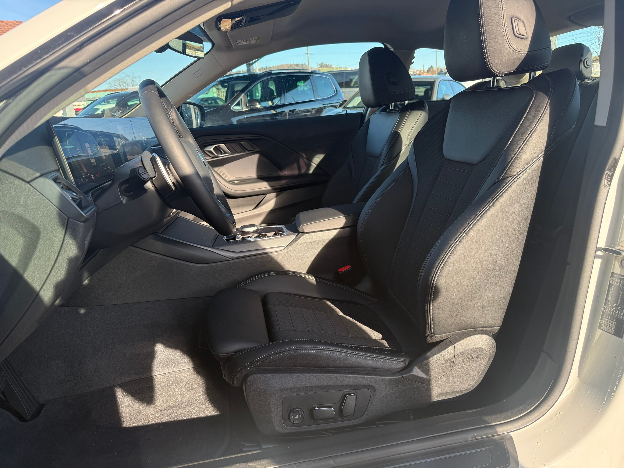 listing desktop thumbnail image 4