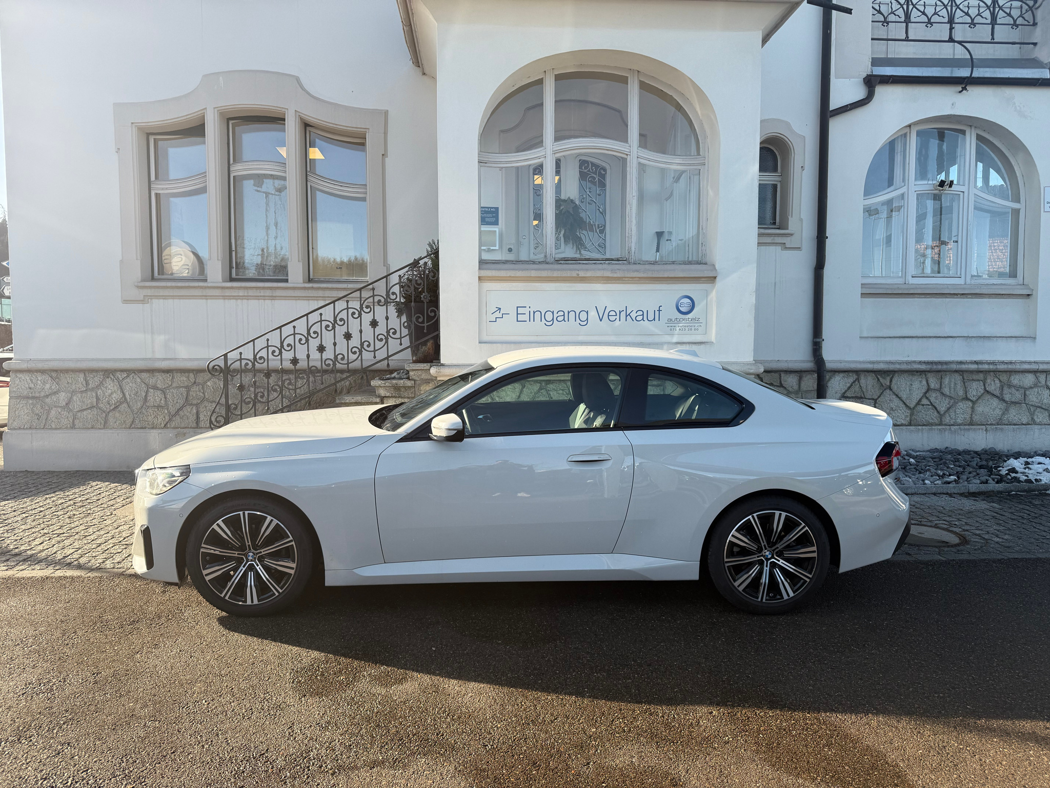 listing desktop thumbnail image 2