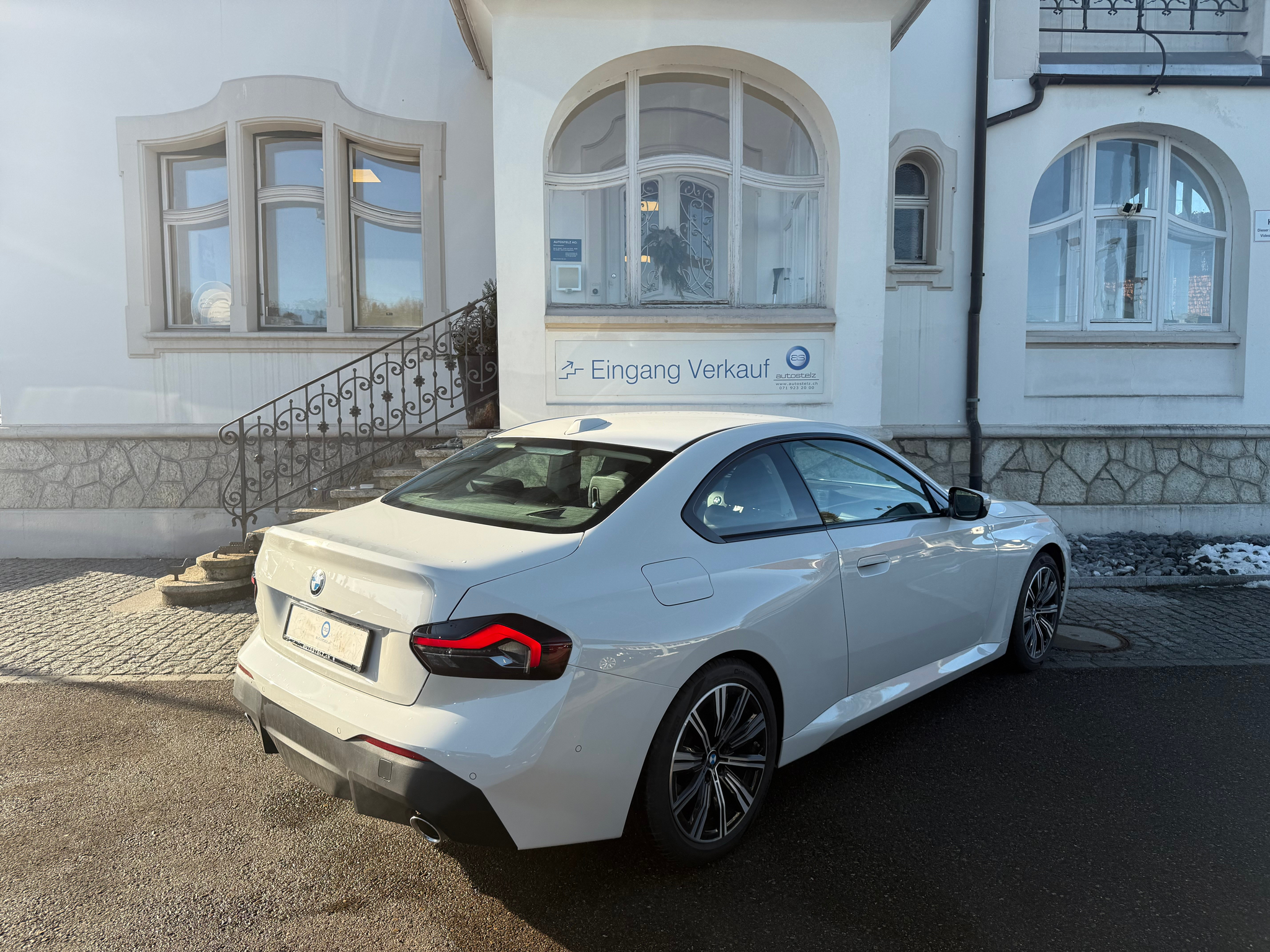 listing desktop thumbnail image 3