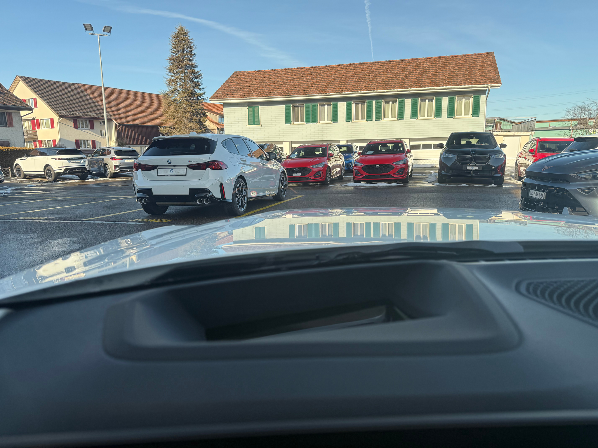 listing desktop thumbnail image 9