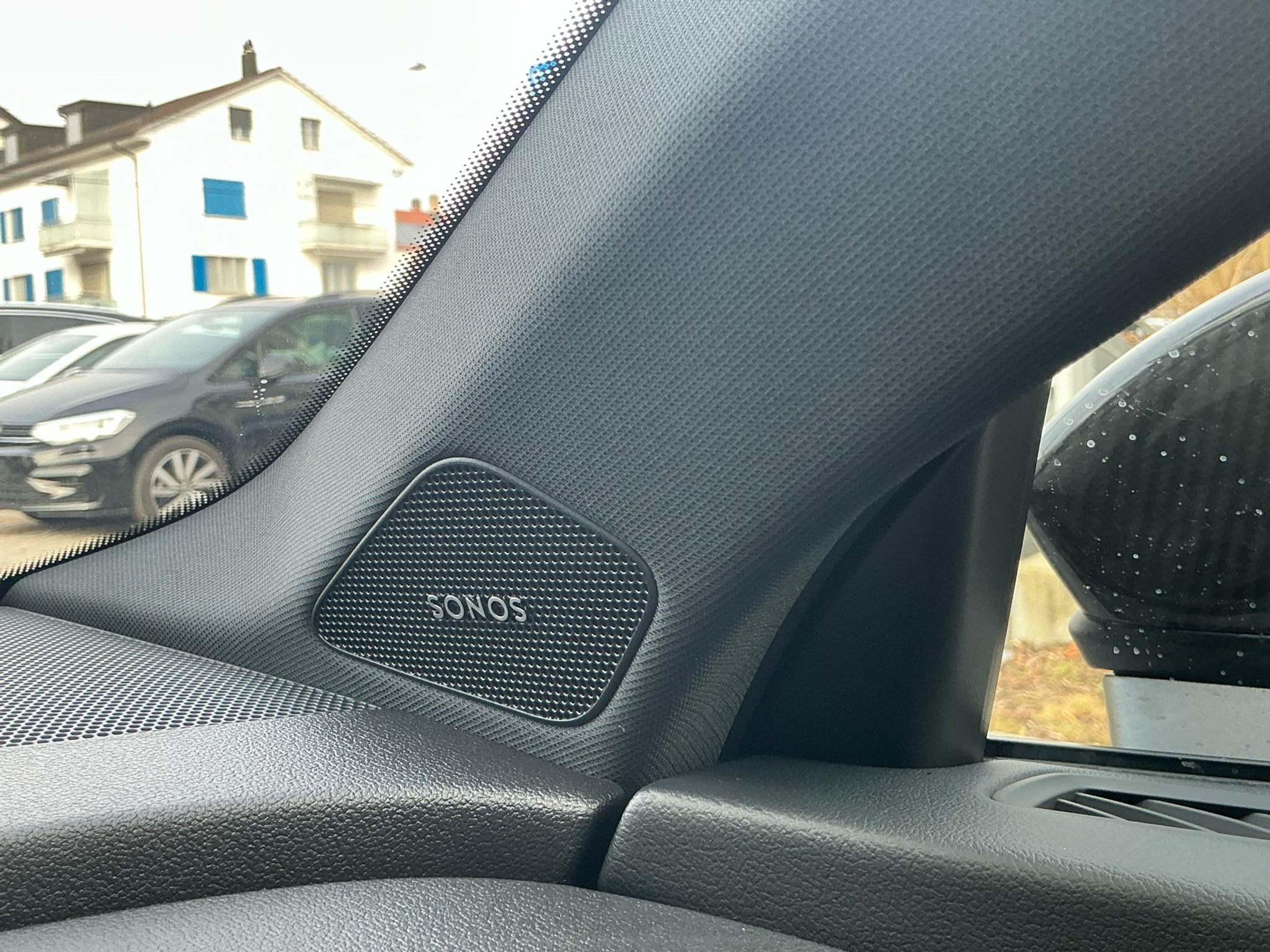 listing desktop thumbnail image 26