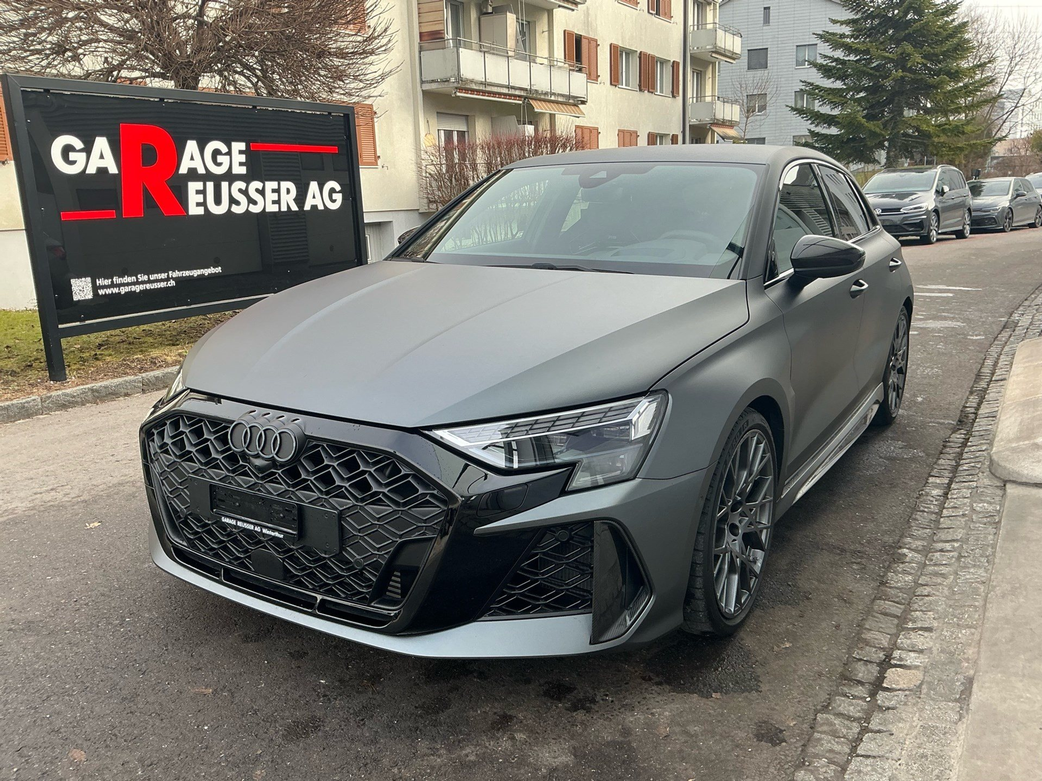 listing desktop thumbnail image 0