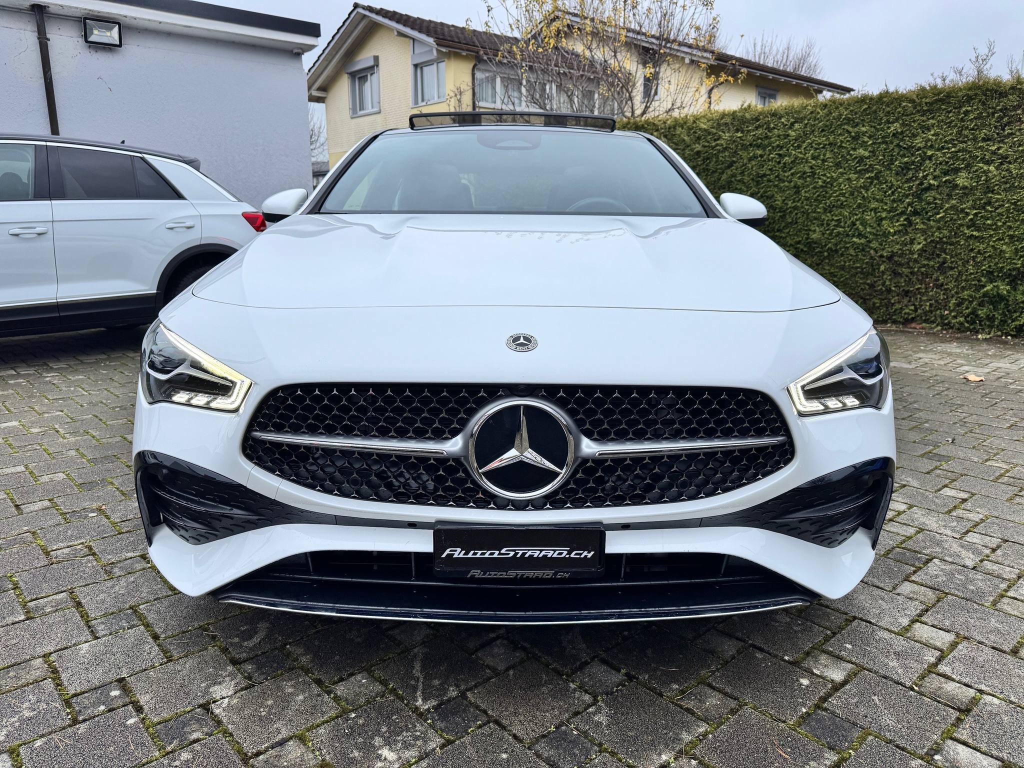 listing desktop thumbnail image 1