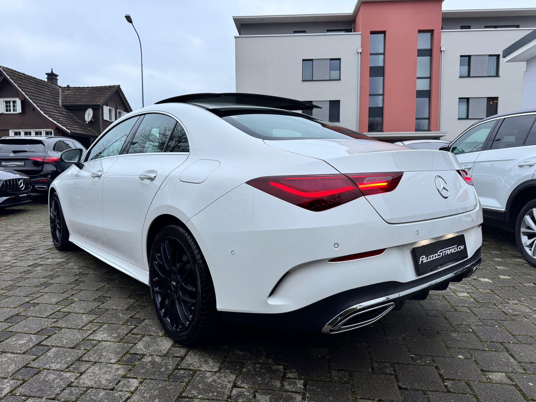 listing desktop thumbnail image 5