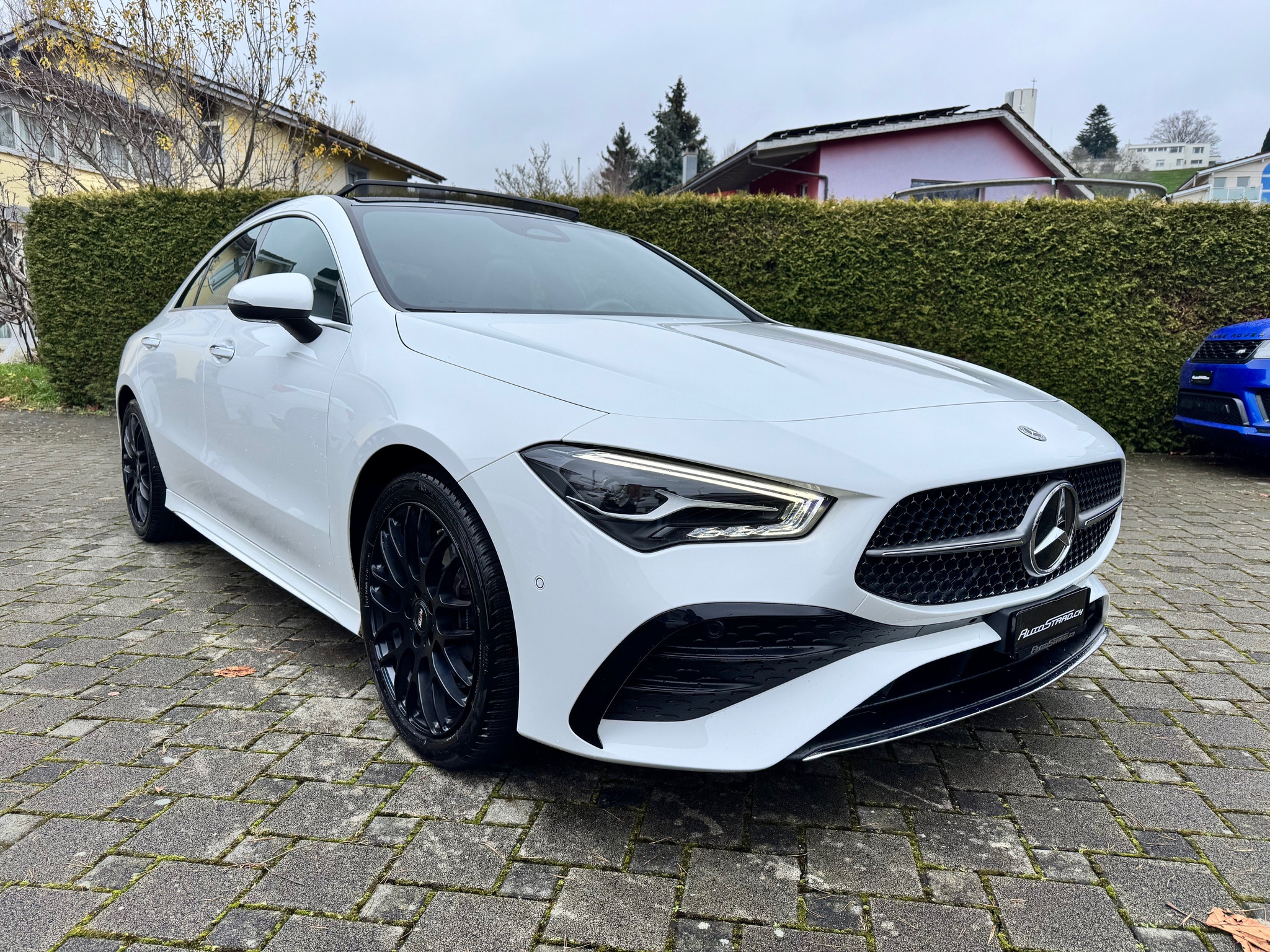 listing desktop thumbnail image 2