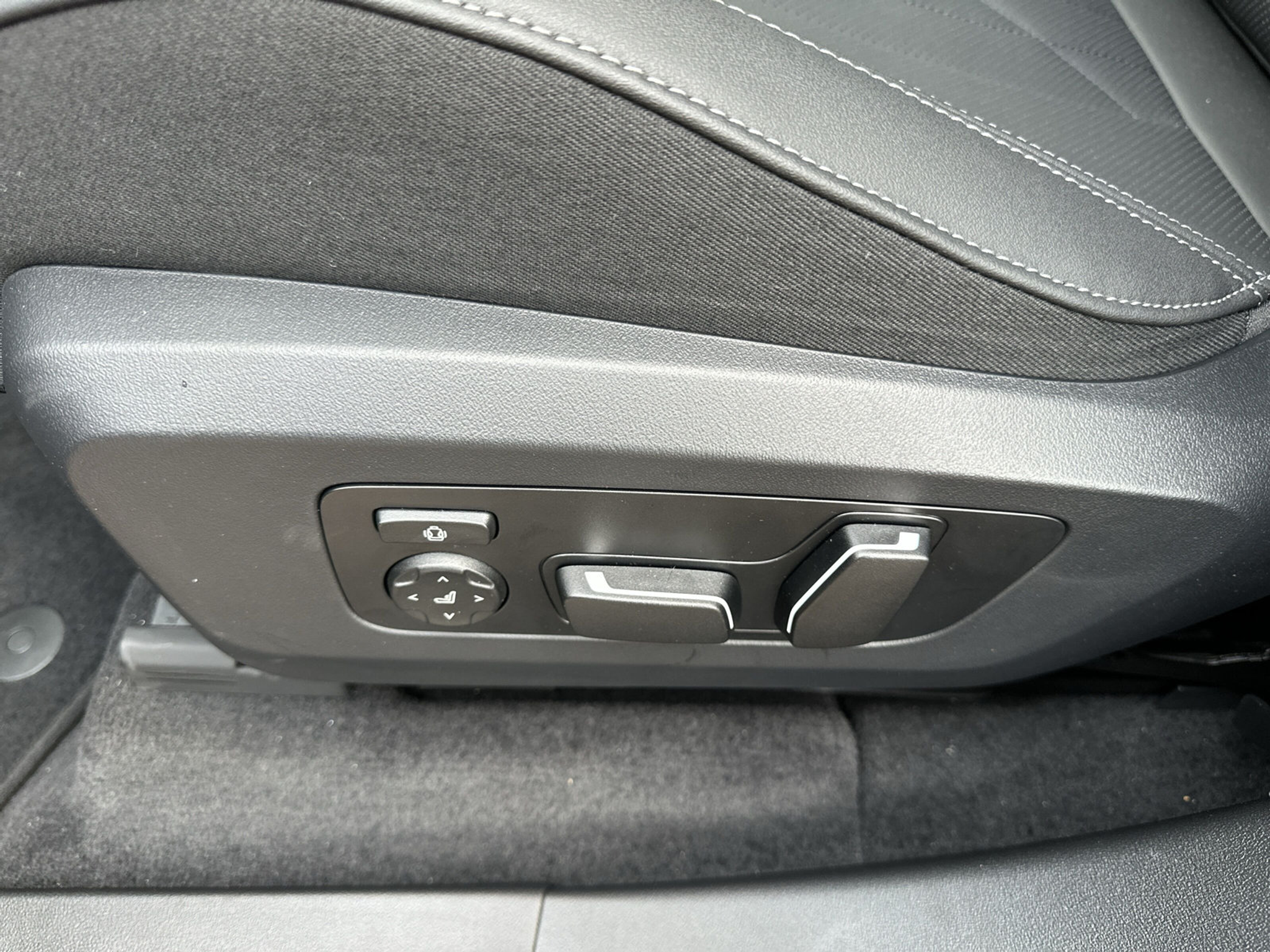 listing desktop thumbnail image 14