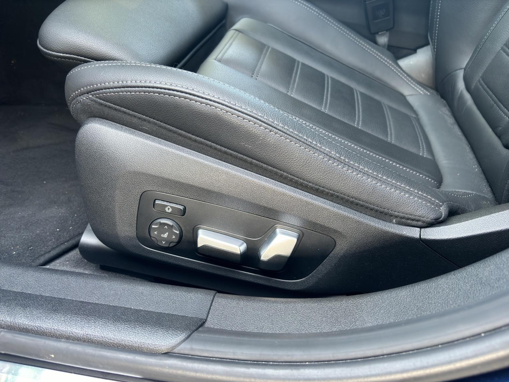 listing desktop thumbnail image 18