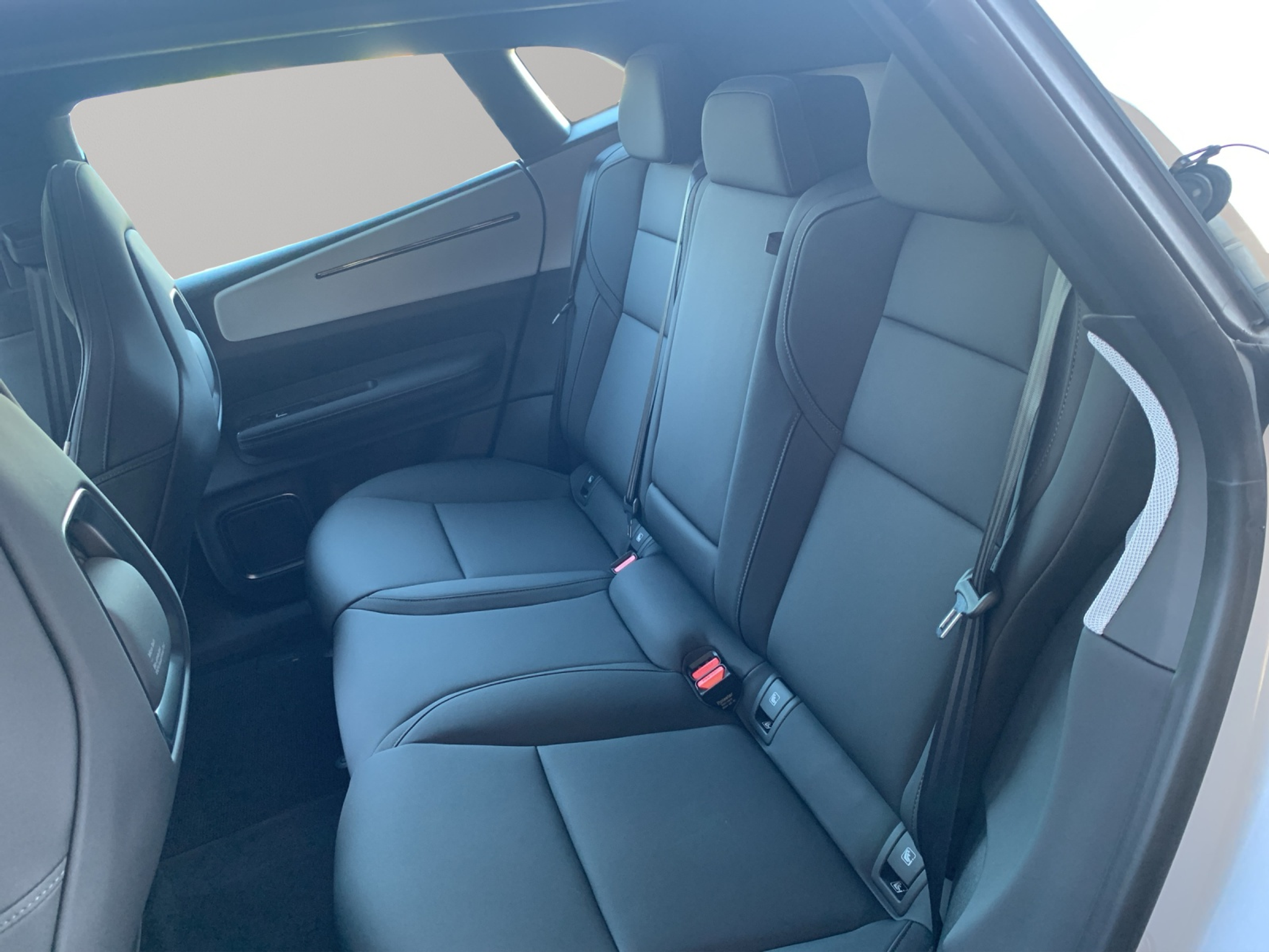 listing desktop thumbnail image 12